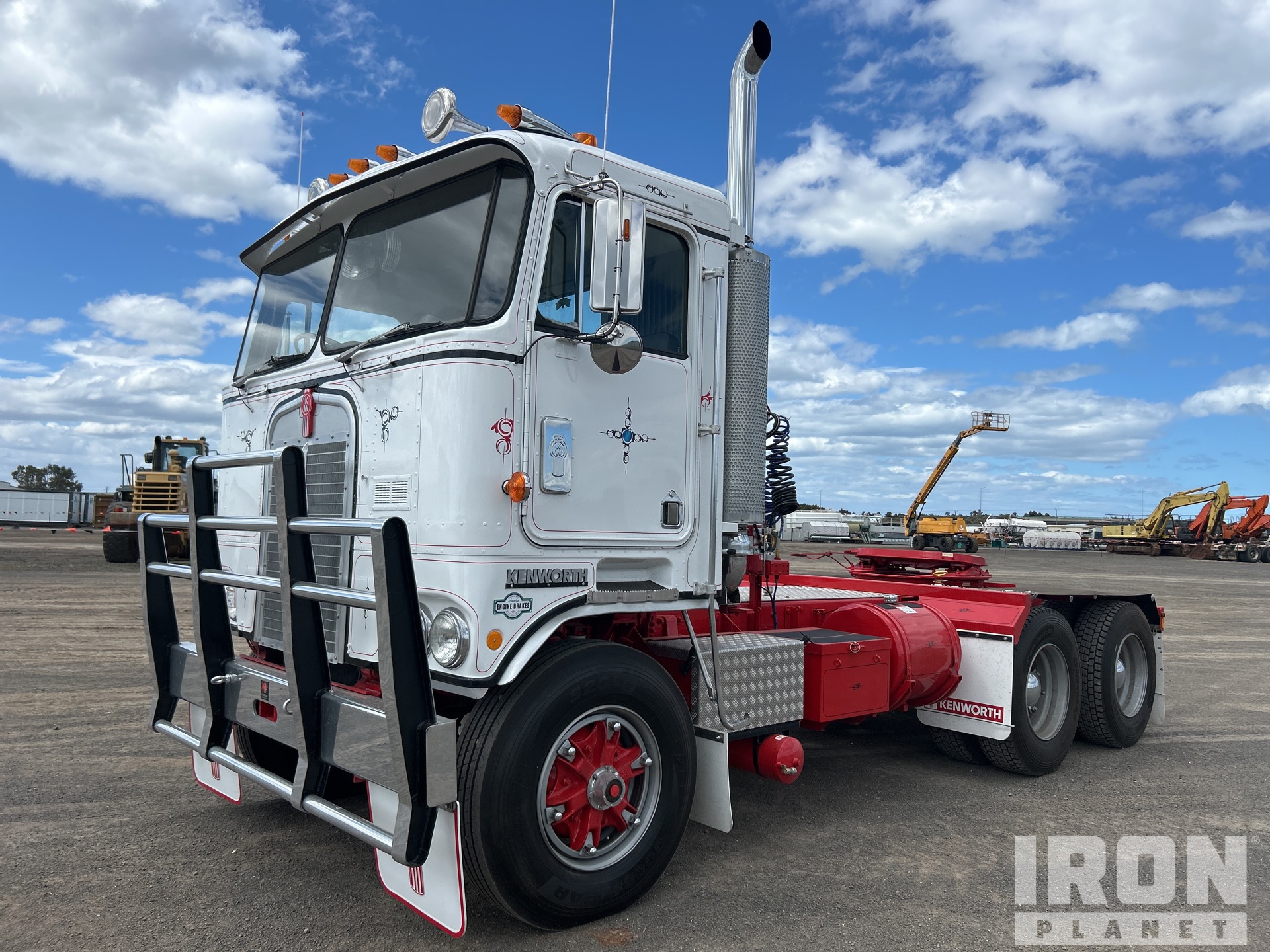 General Appearance with Foto, angolo anteriore destro