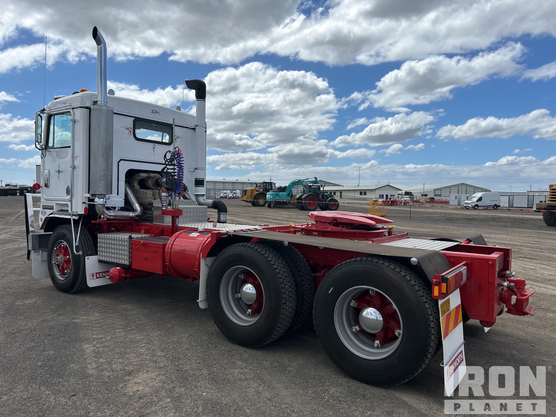 General Appearance with Foto, angolo anteriore sinistro