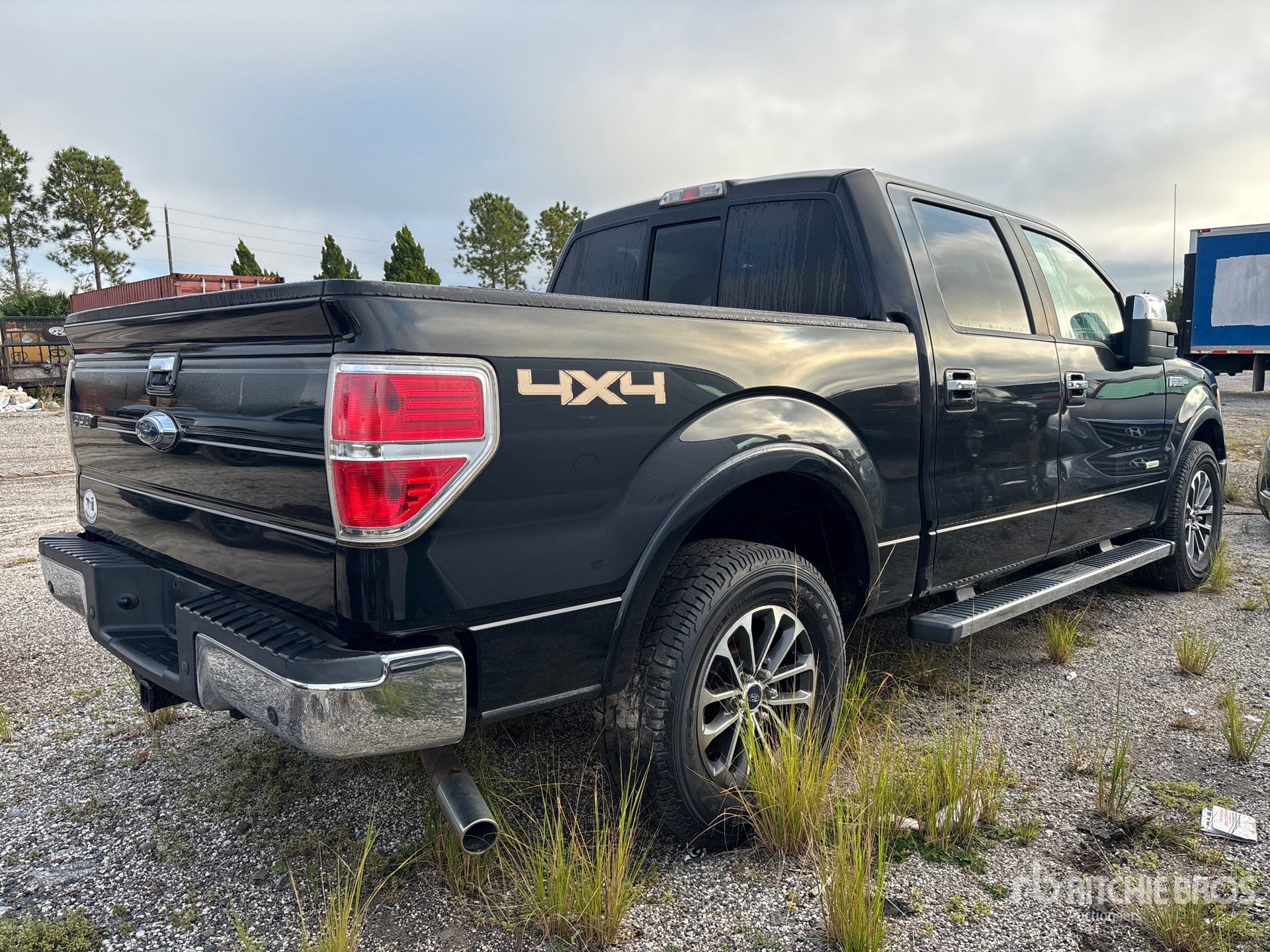 Aspect général with Image, coin arrière droit