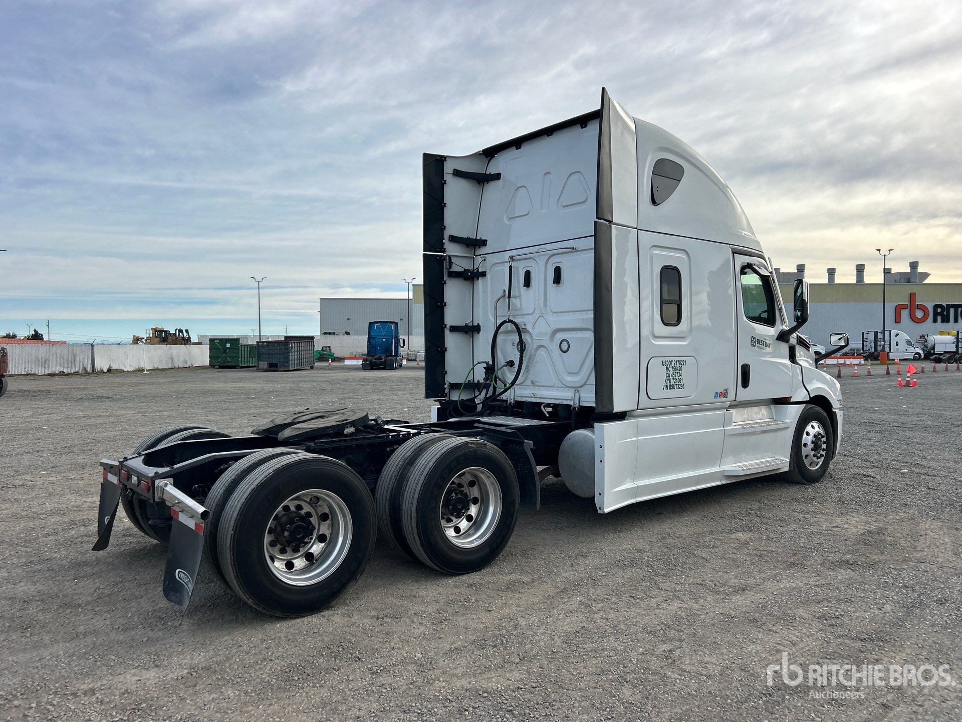 General Appearance with Picture, Right Rear Corner