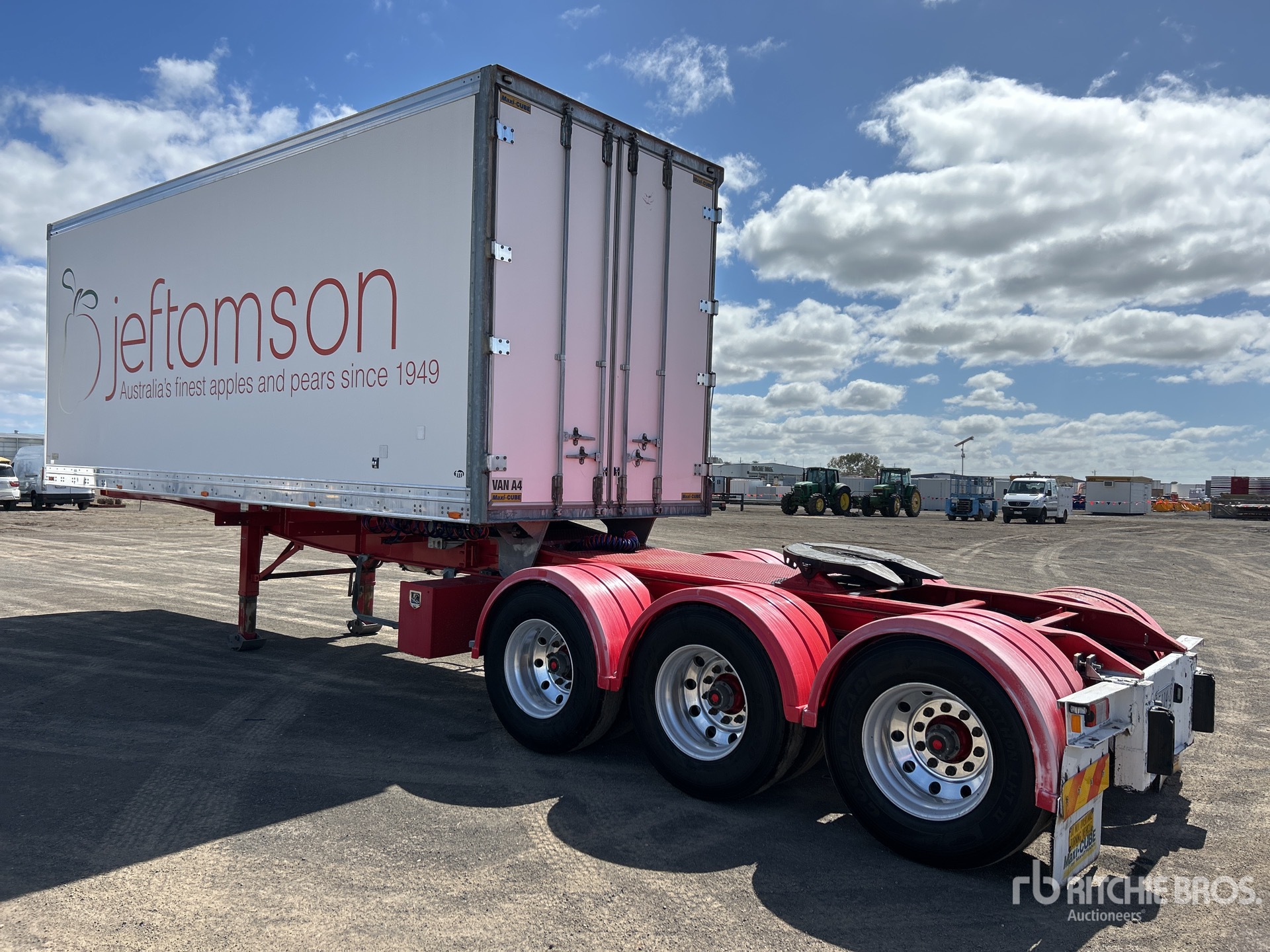 Aspect général with Image, coin arrière droit