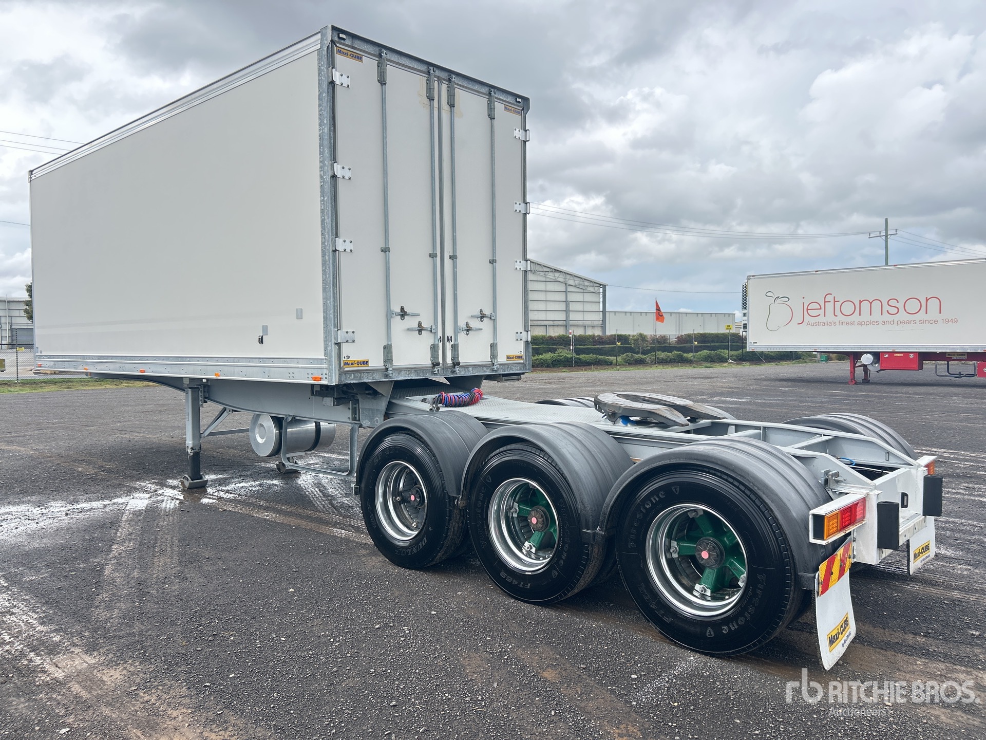 General Appearance with Picture, Right Rear Corner