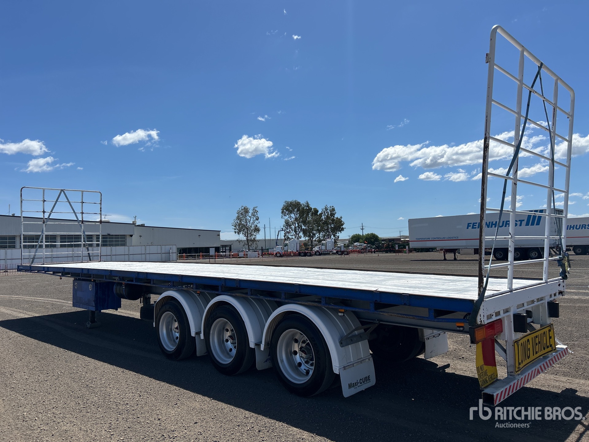 General Appearance with Imagen: esquina trasera derecha