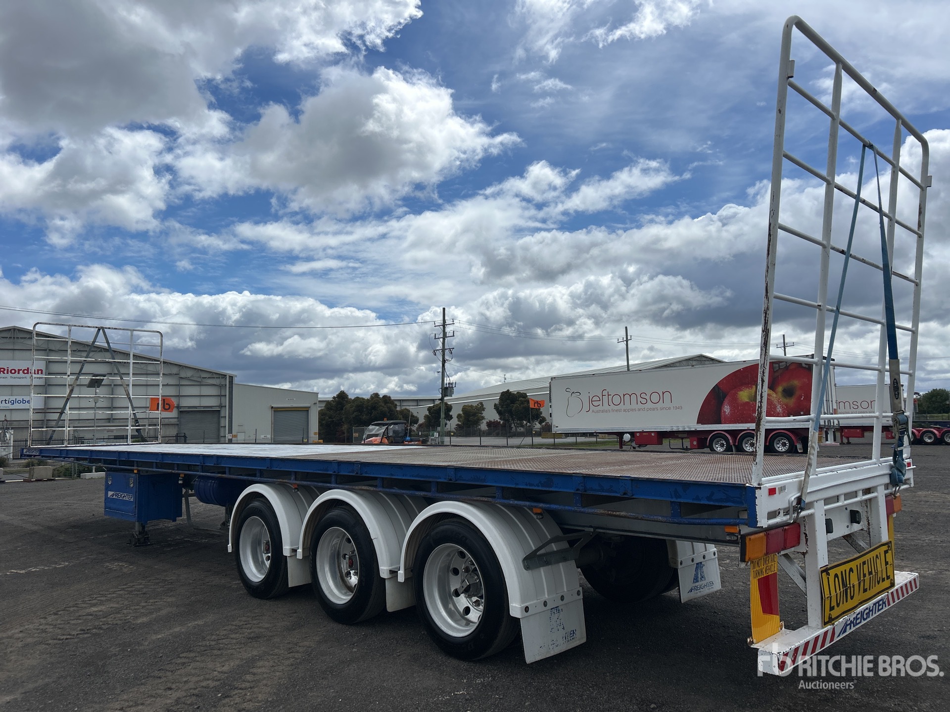 General Appearance with Imagen: esquina trasera derecha