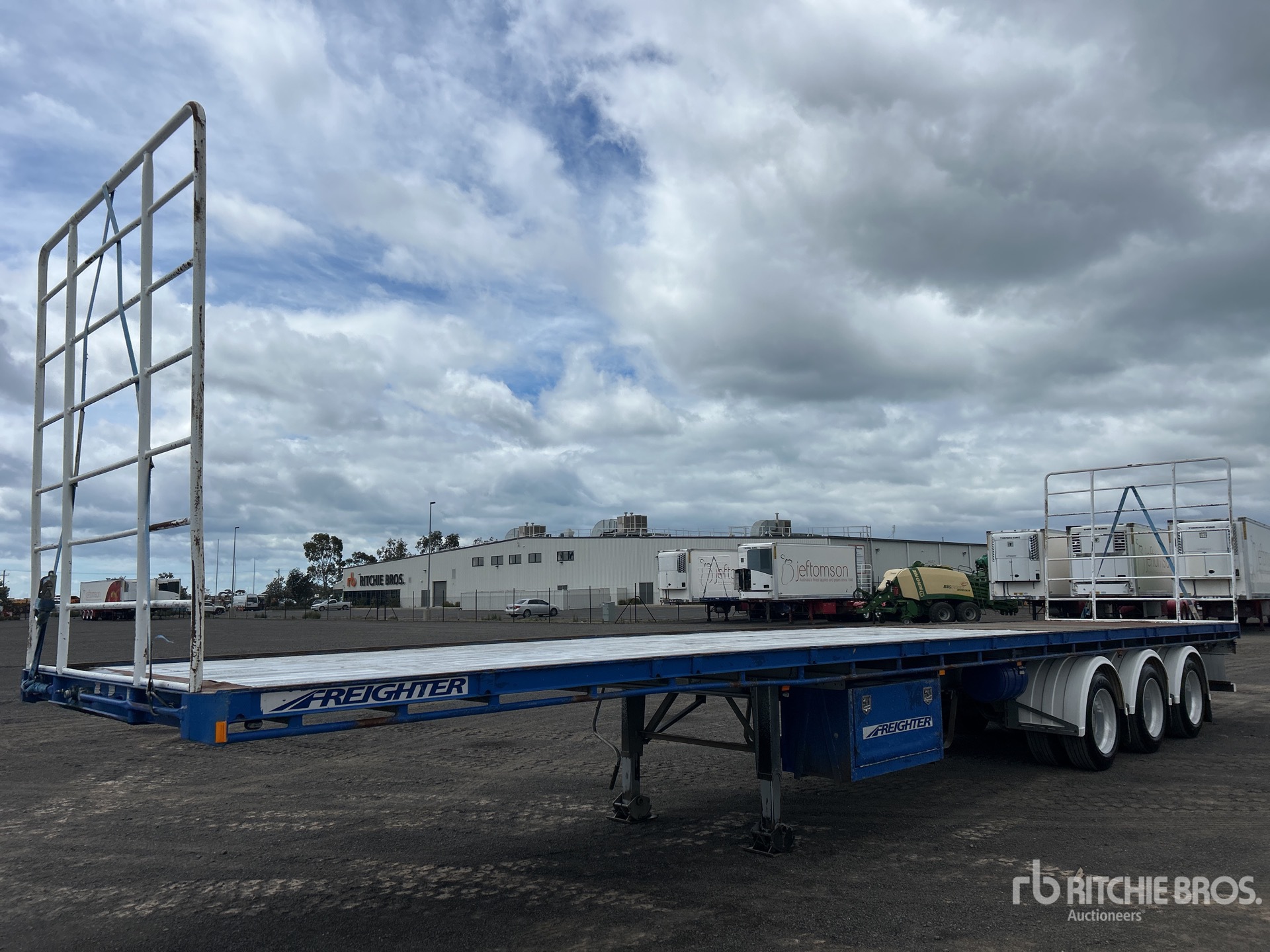 General Appearance with Imagen: esquina delantera derecha