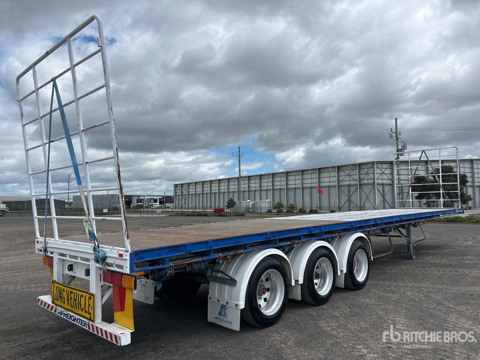 General Appearance with Imagen: esquina trasera izquierda