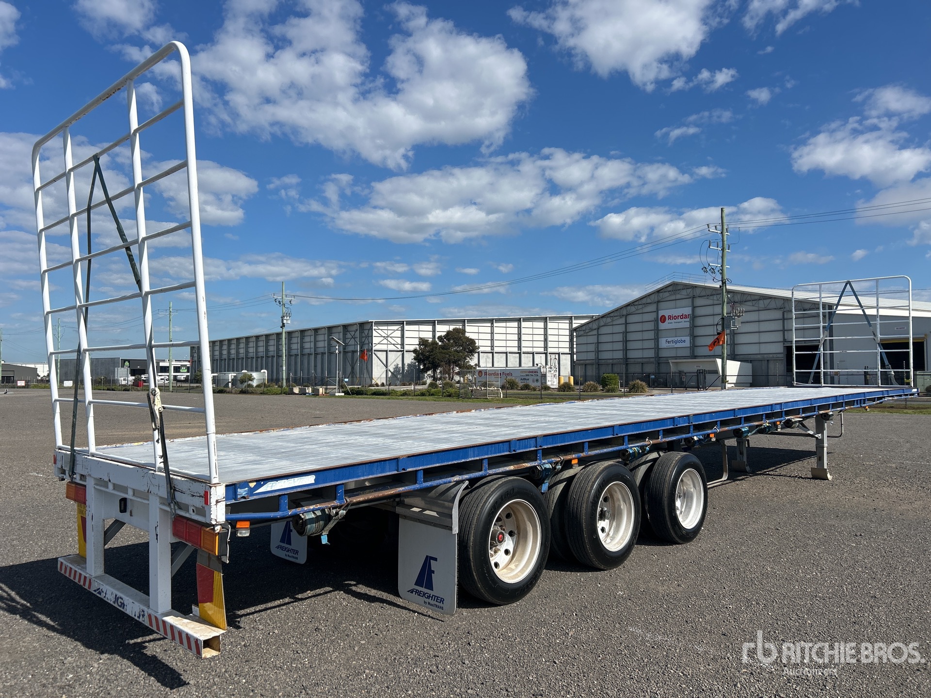 General Appearance with Bild, Ecke hinten links