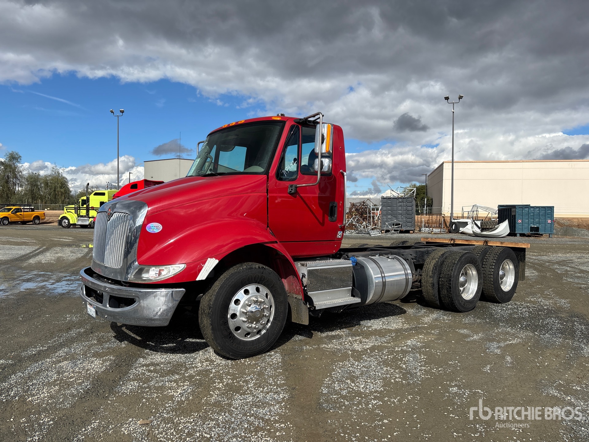 General Appearance with Picture, Left Front Corner