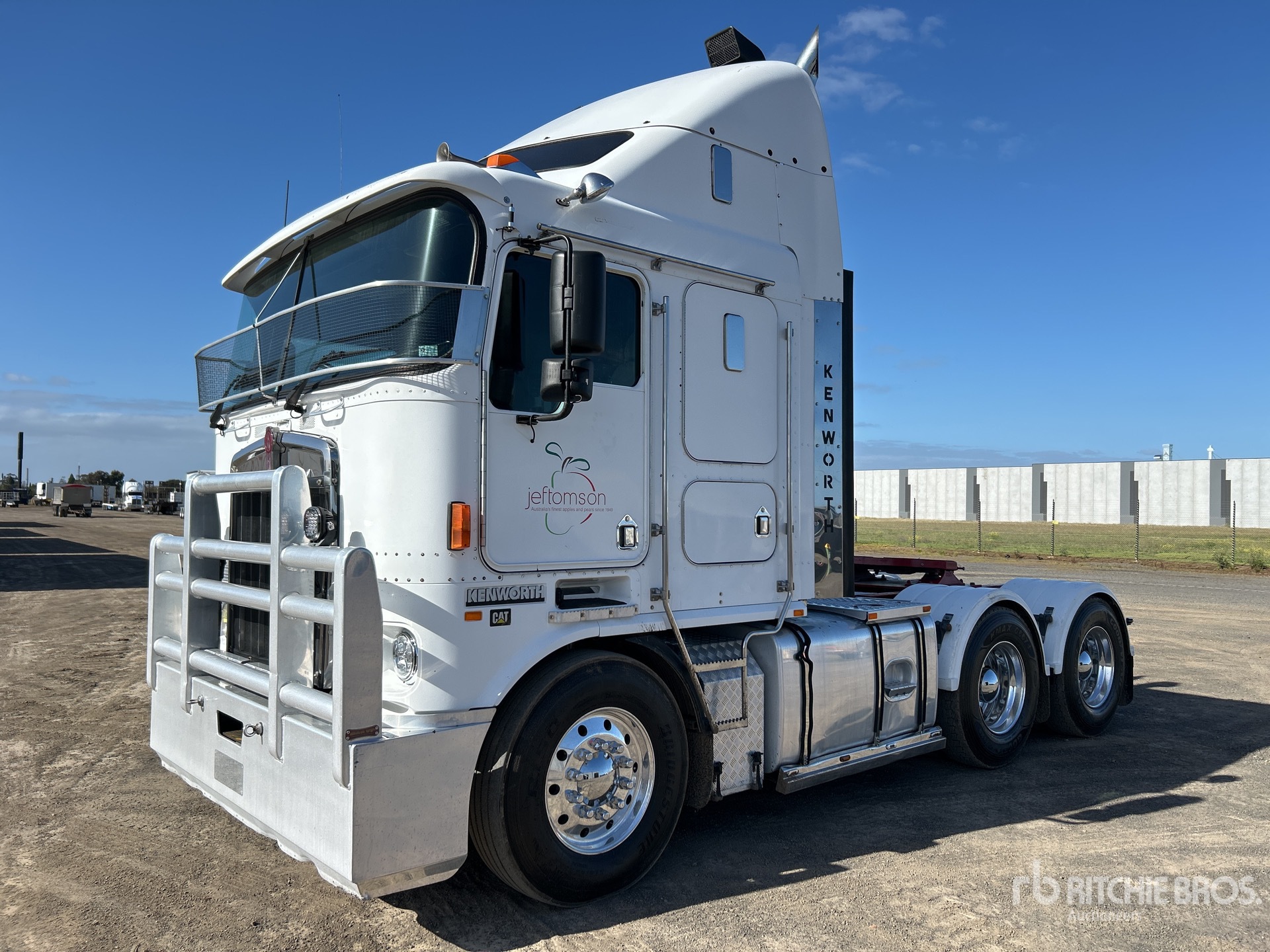 General Appearance with Picture, Right Front Corner