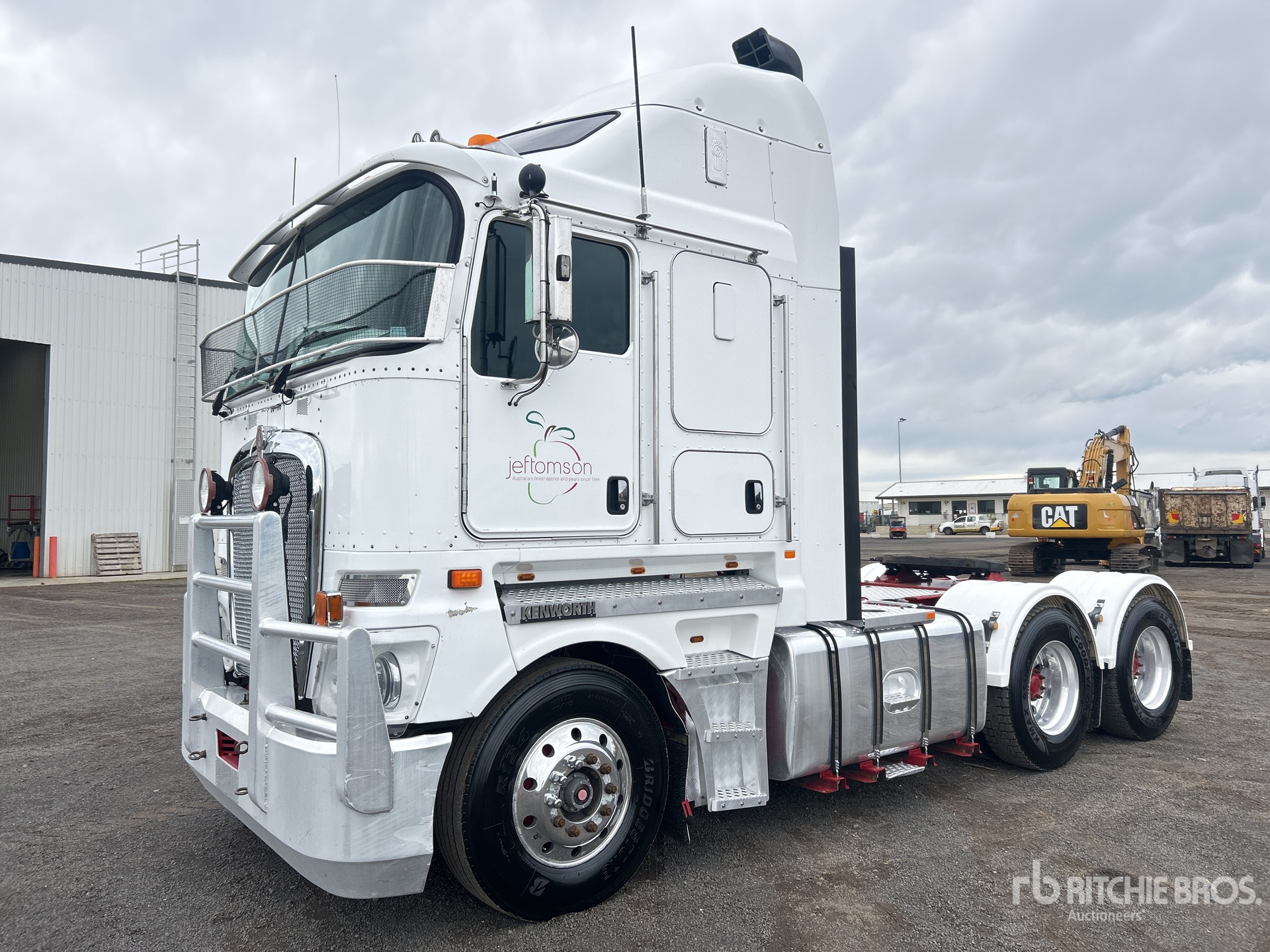 General Appearance with Picture, Right Front Corner