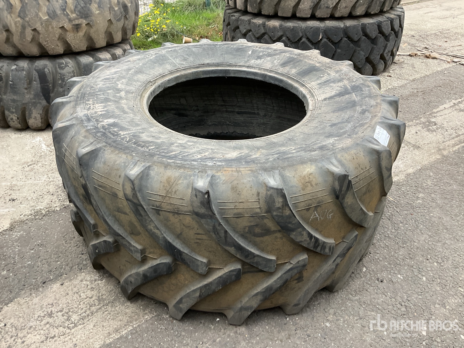General Appearance with Picture, Right Front Corner
