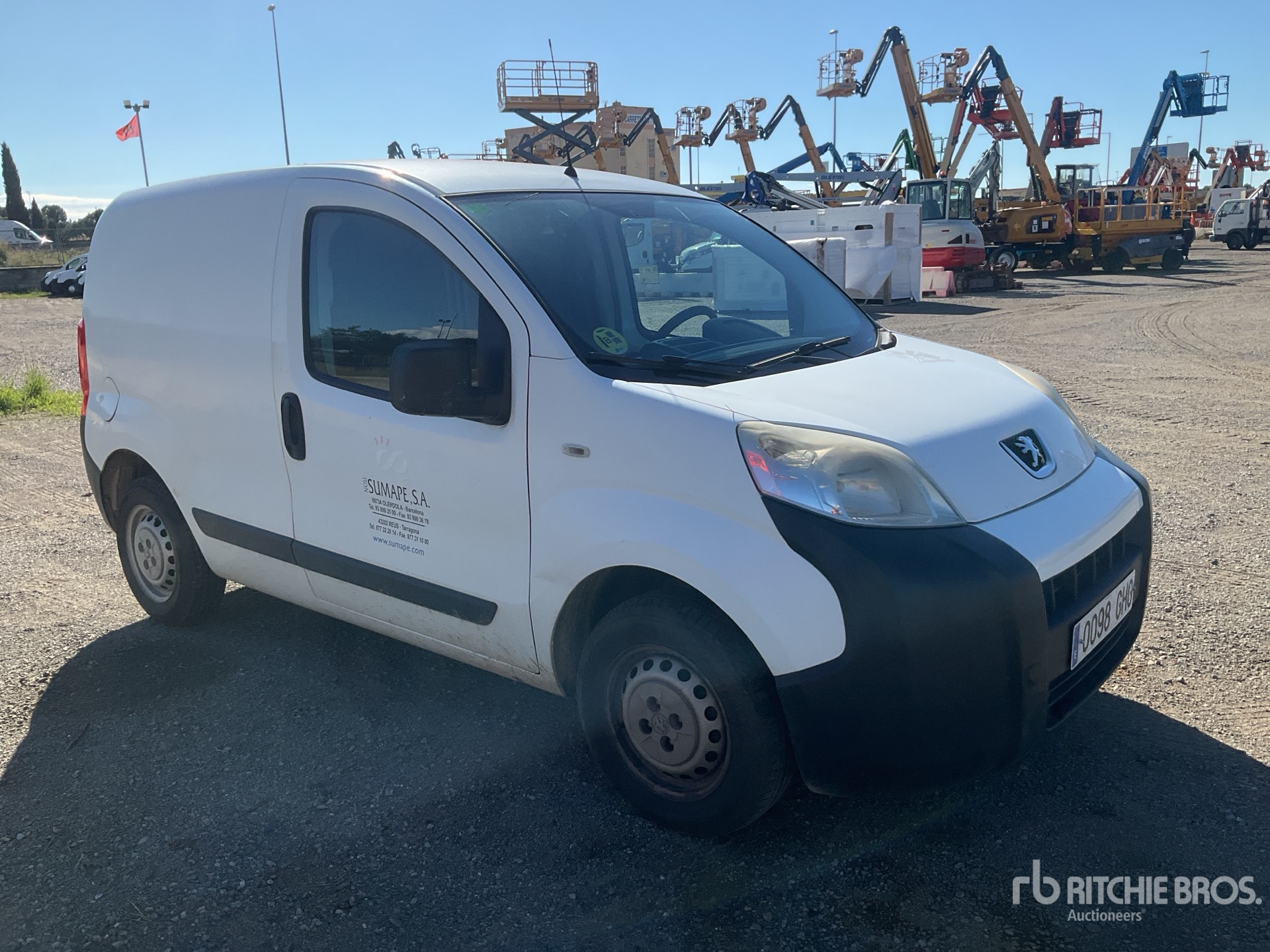 General Appearance with Picture, Right Front Corner