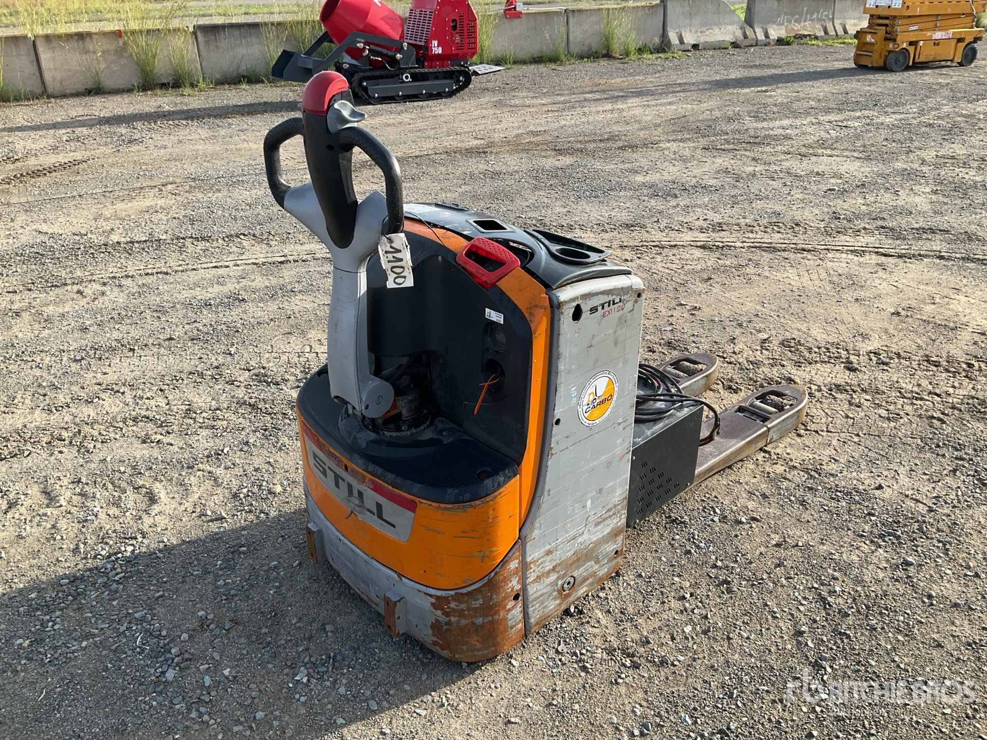 Aspect général with Image, coin arrière droit