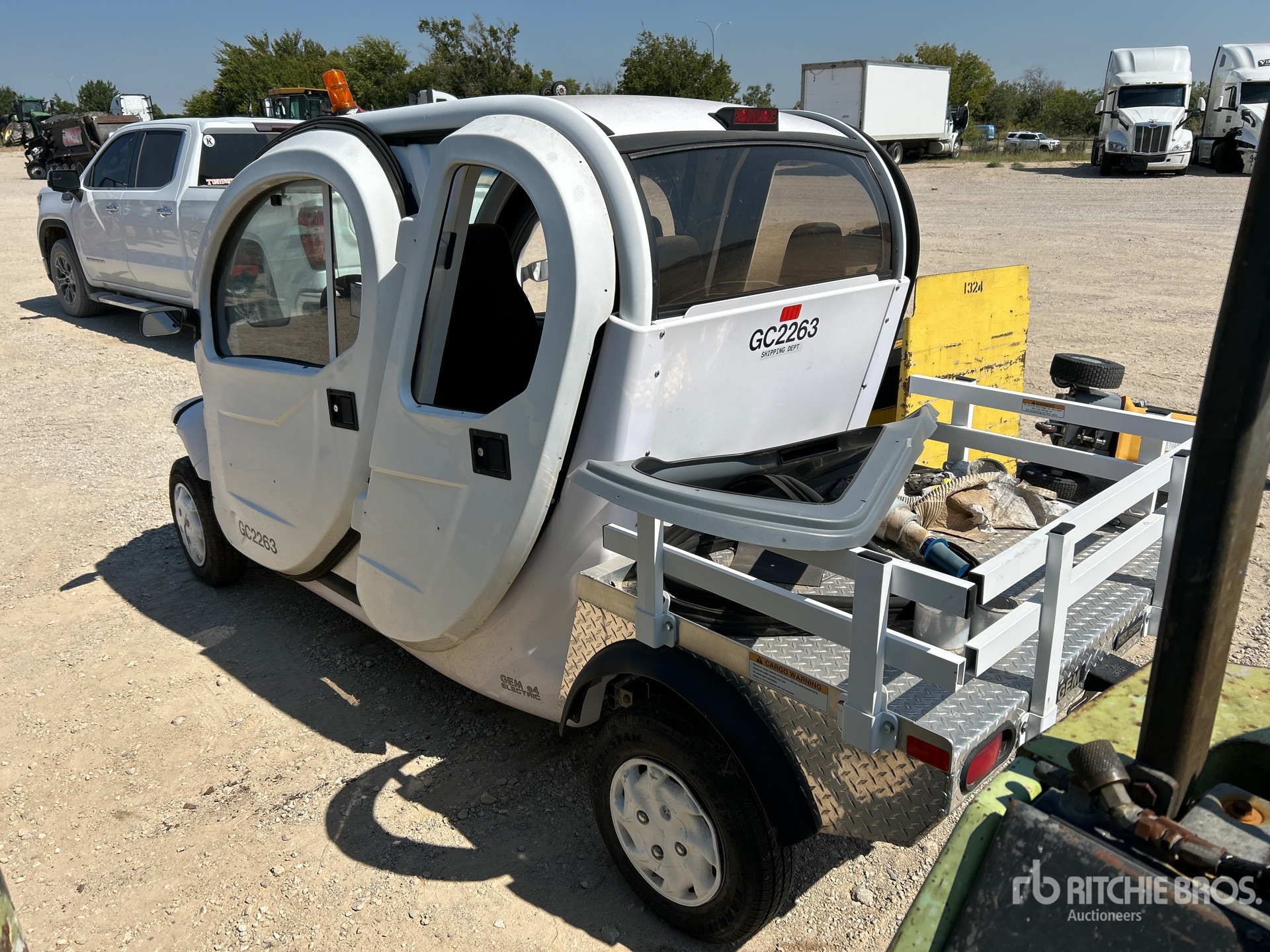 General Appearance with Picture, Left Rear Corner