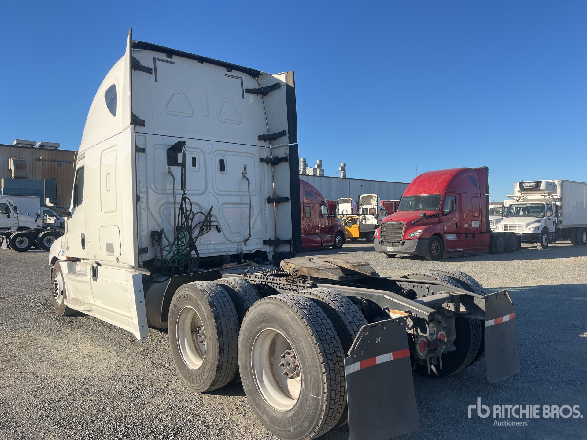 General Appearance with Foto, angolo posteriore sinistro