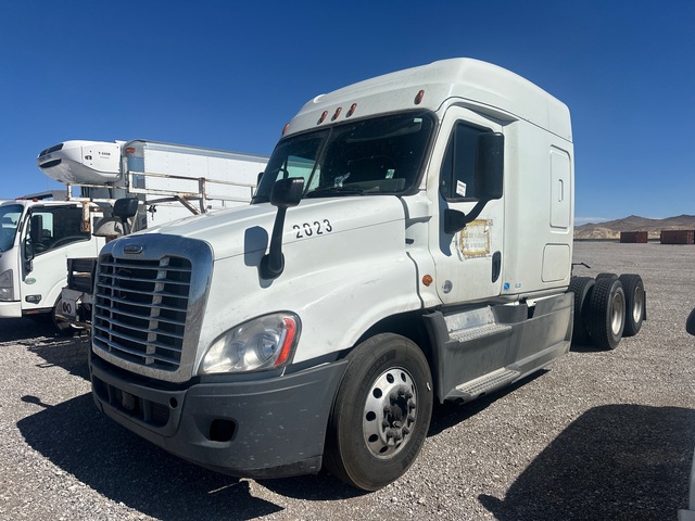 2017 Freightliner Cascadia 6x4 T/A Sleeper Truck Tractor (Inoperable)