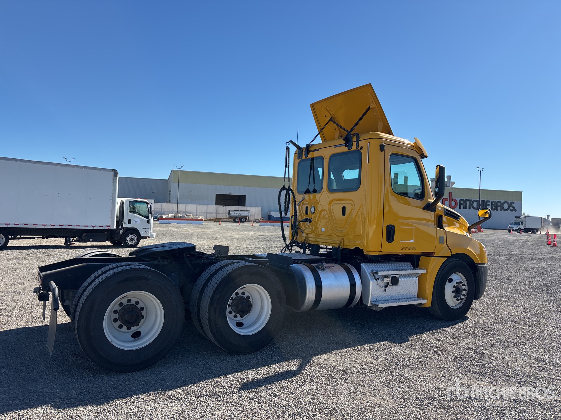 General Appearance with Foto, angolo anteriore sinistro