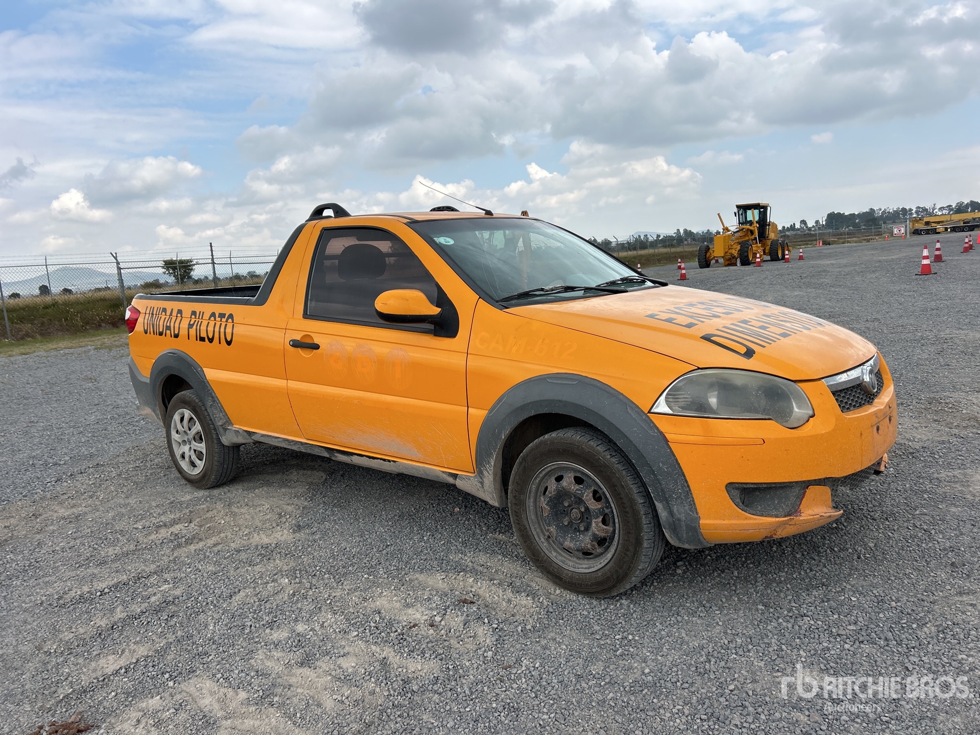 General Appearance with Picture, Right Front Corner