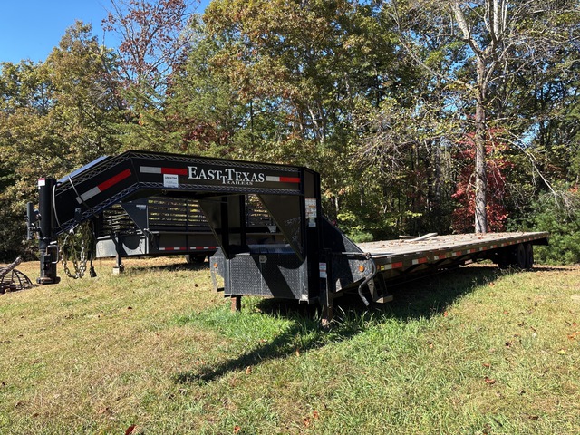 2023 East Texas 12720 lb 40 ft T/A Gooseneck Flatbed Trailer 2023 East Texas 12720 lb 40 ft T/A Gooseneck Flatbed Trailer