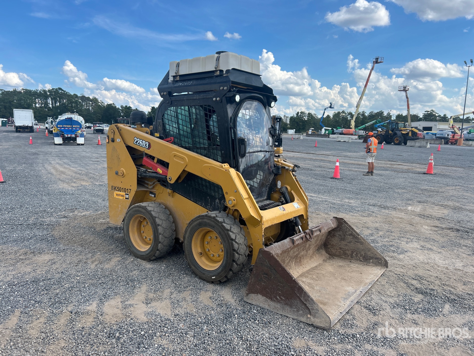 General Appearance with Picture, Right Front Corner