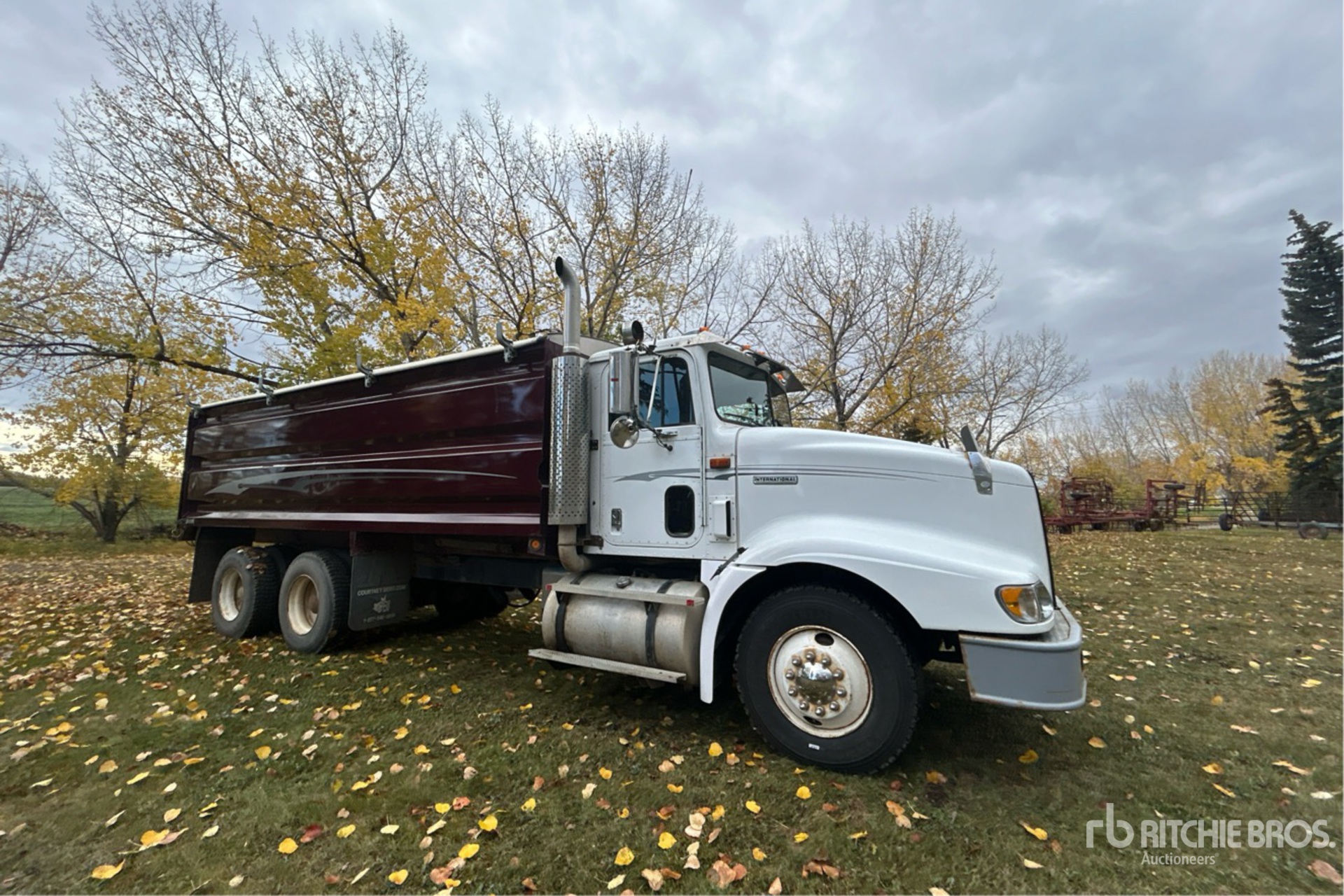 General Appearance with Picture, Right Front Corner