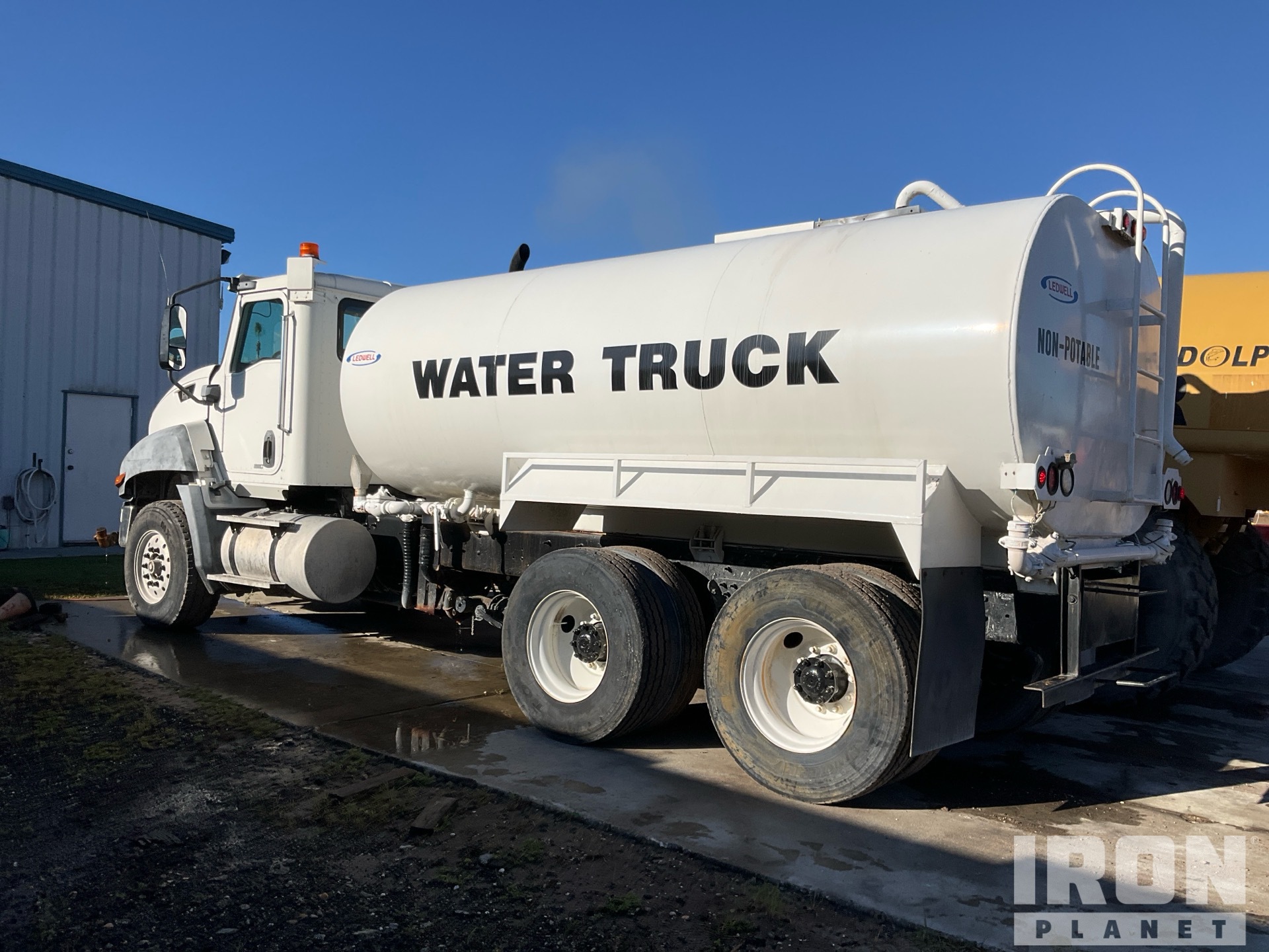 General Appearance with Image, coin arrière gauche