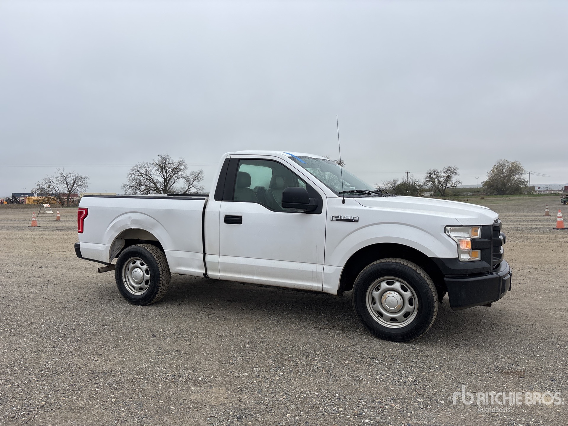 General Appearance with Foto, angolo anteriore destro