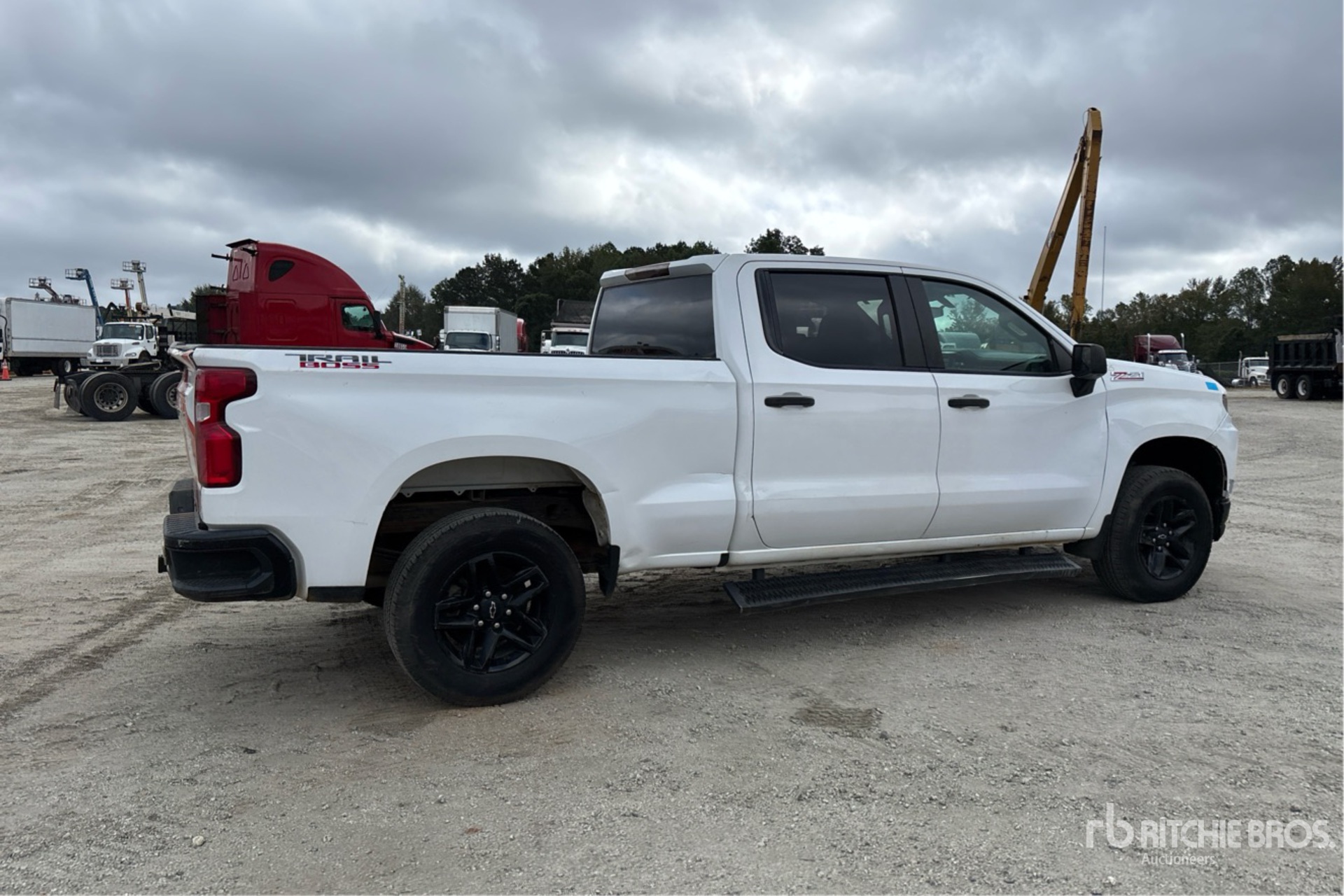 General Appearance with Picture, Right Rear Corner