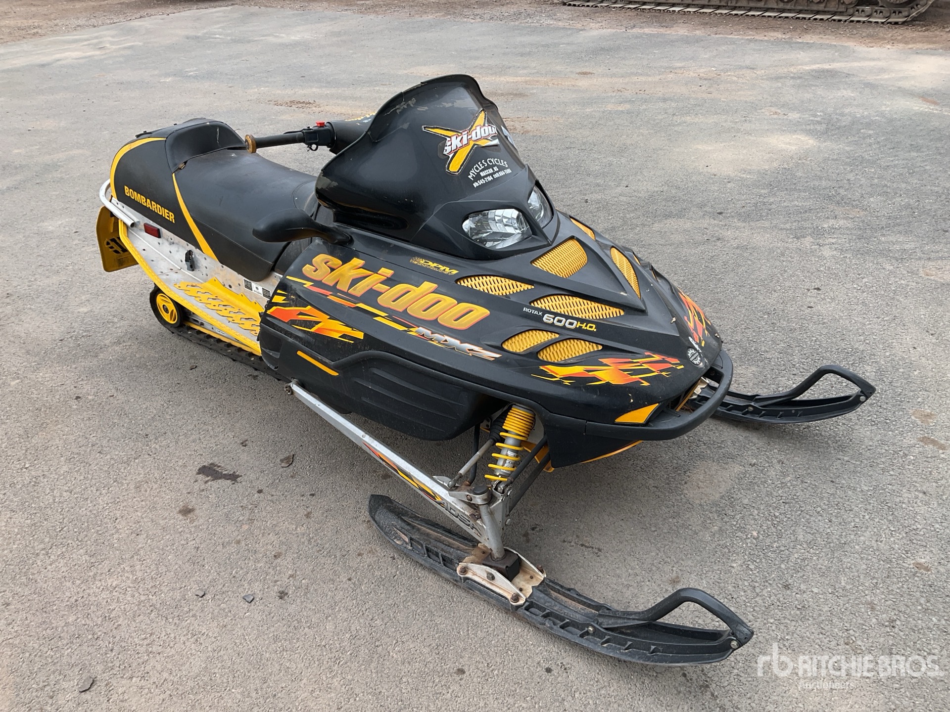 General Appearance with Picture, Right Front Corner