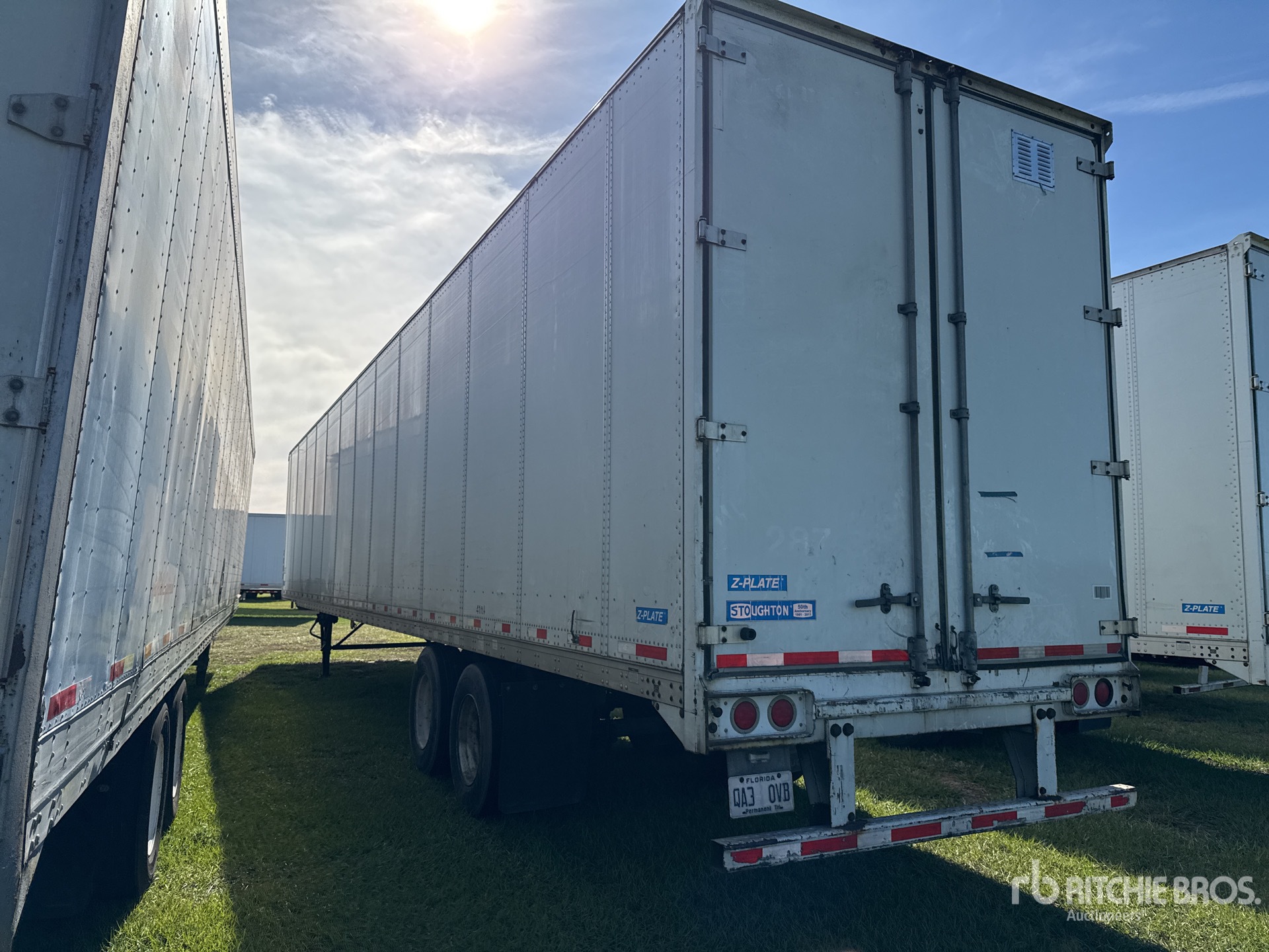 General Appearance with Bild, Ecke hinten links