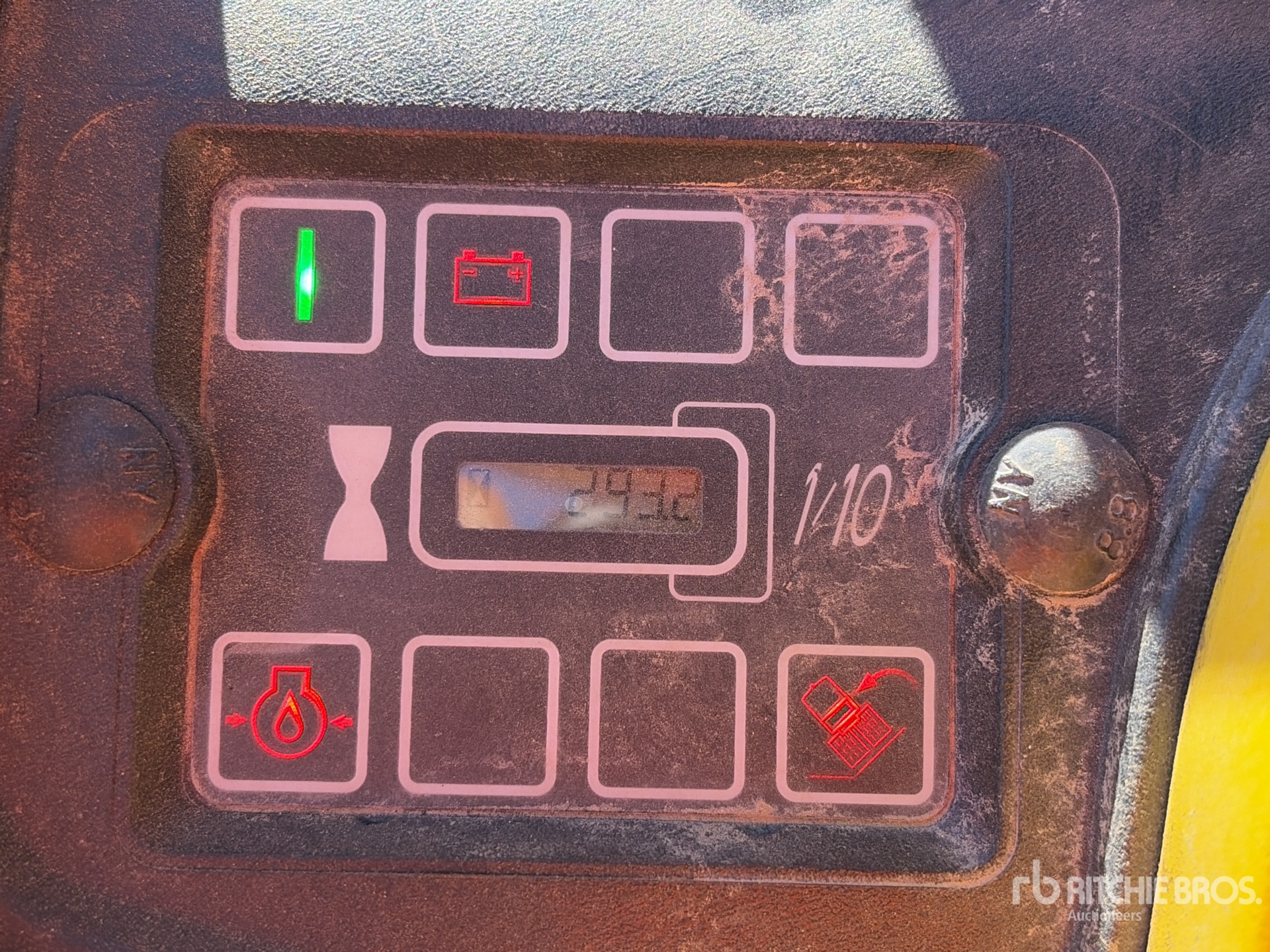 General Appearance with Hour Meter / Odometer