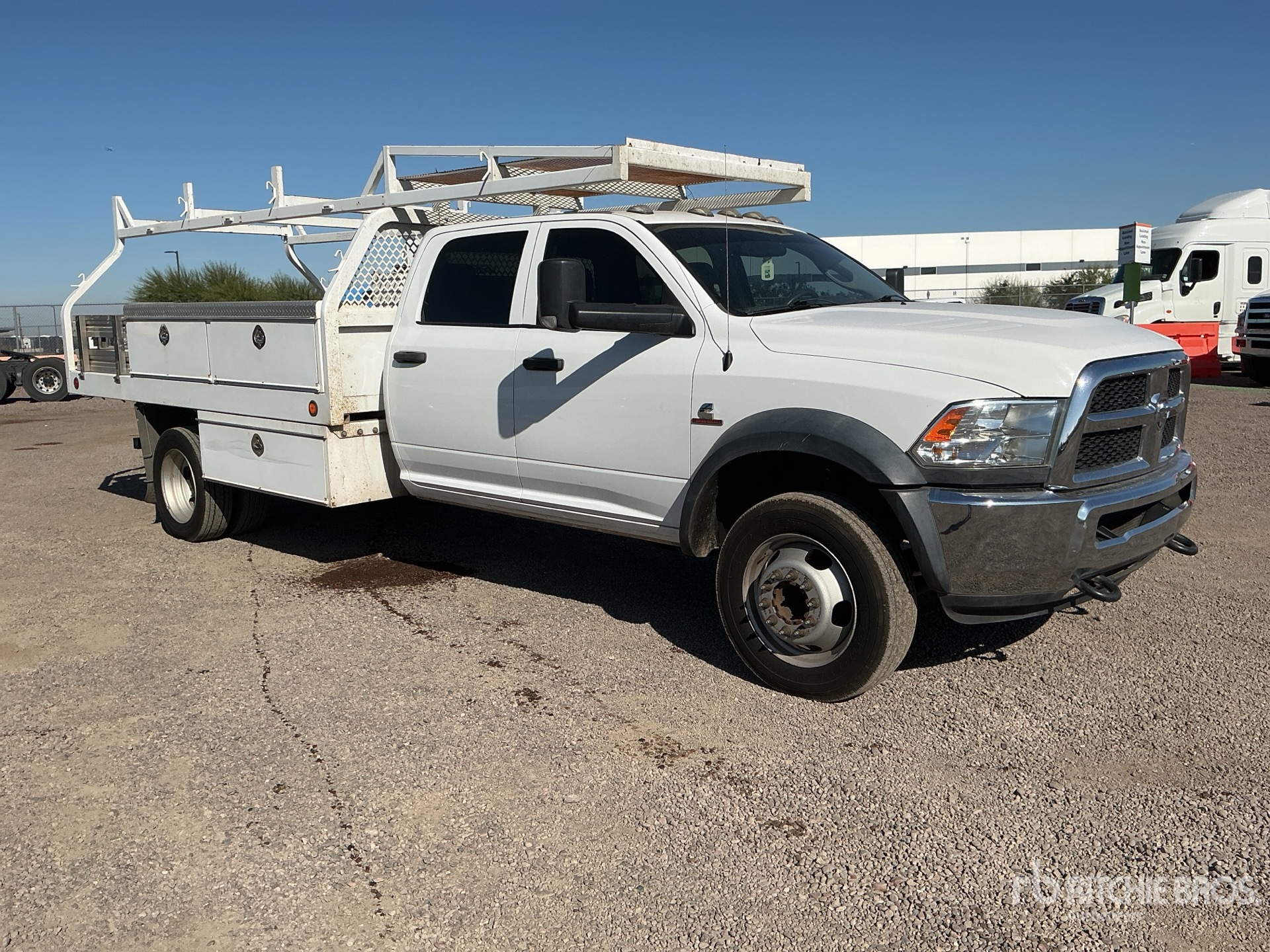 General Appearance with Bild, Ecke vorne rechts