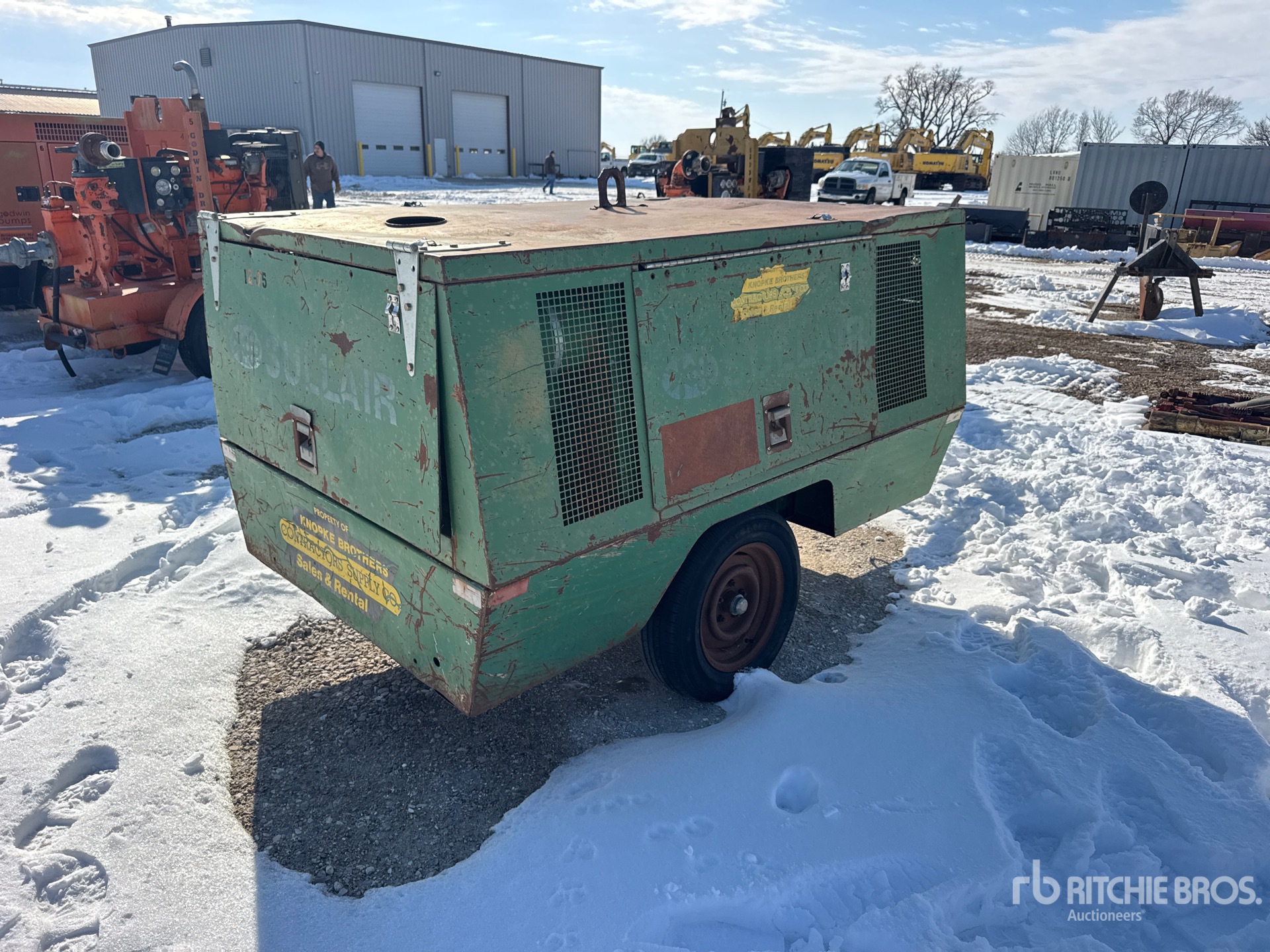 General Appearance with Foto, angolo anteriore sinistro