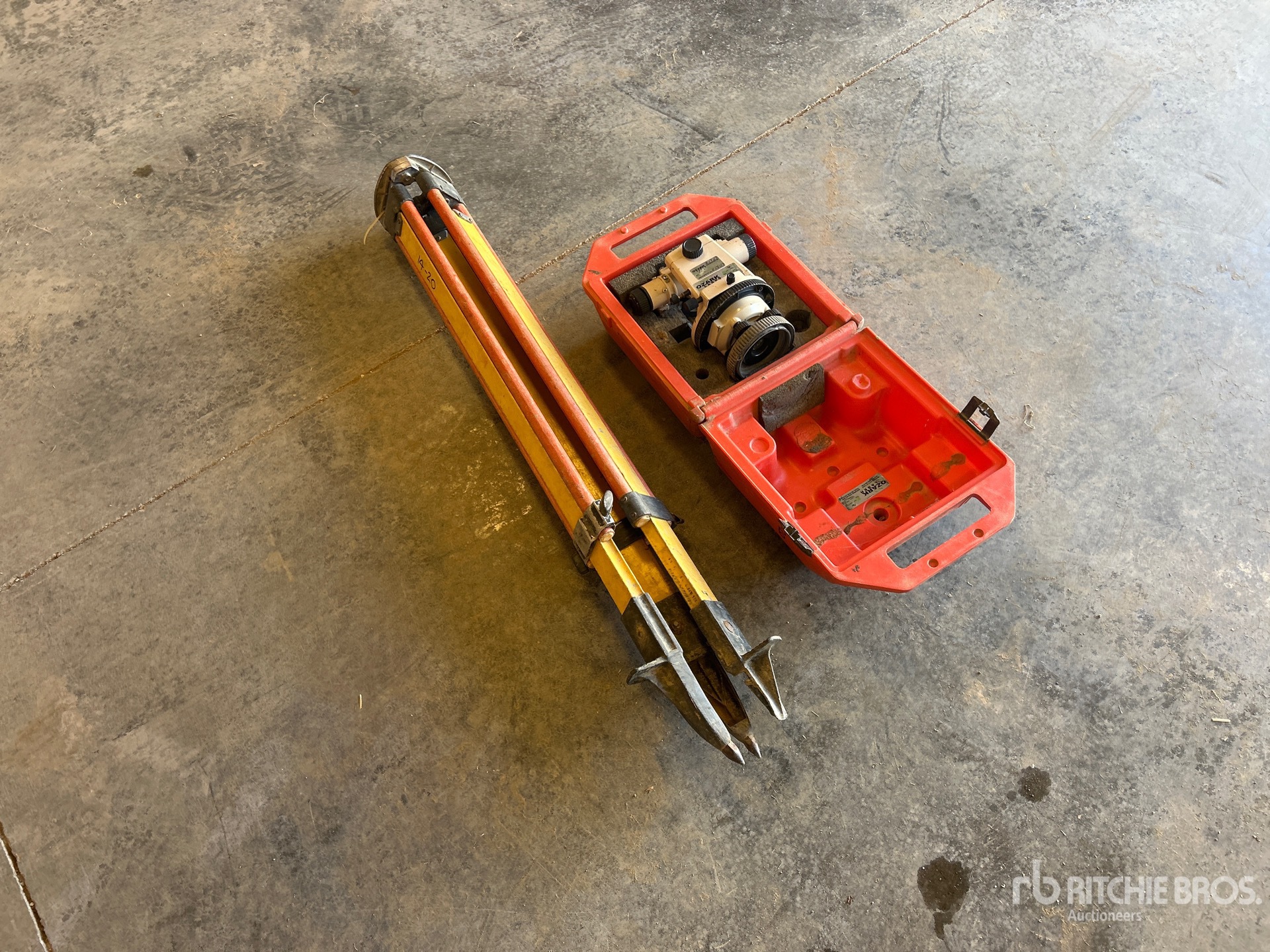 General Appearance with Image, coin avant droit