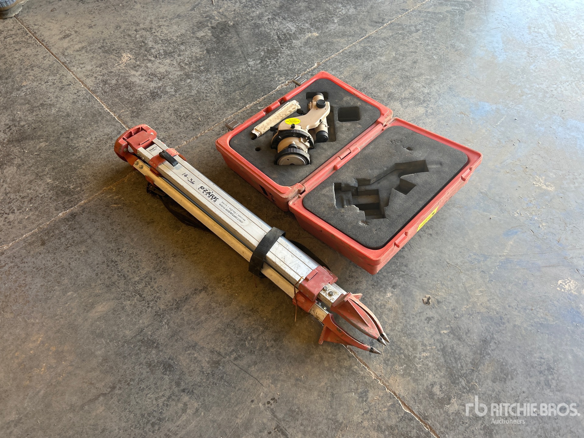 General Appearance with Image, coin avant gauche