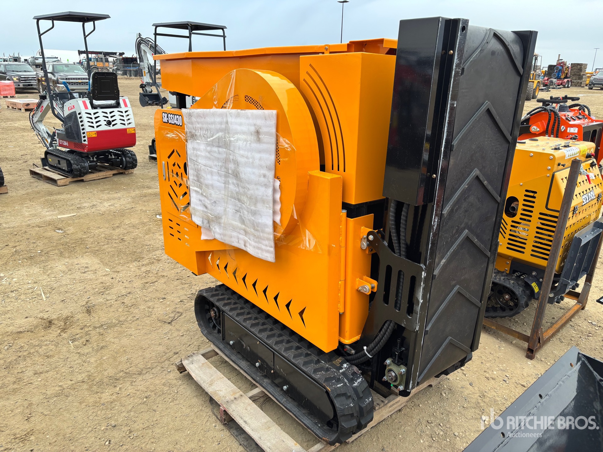 General Appearance with Picture, Right Front Corner