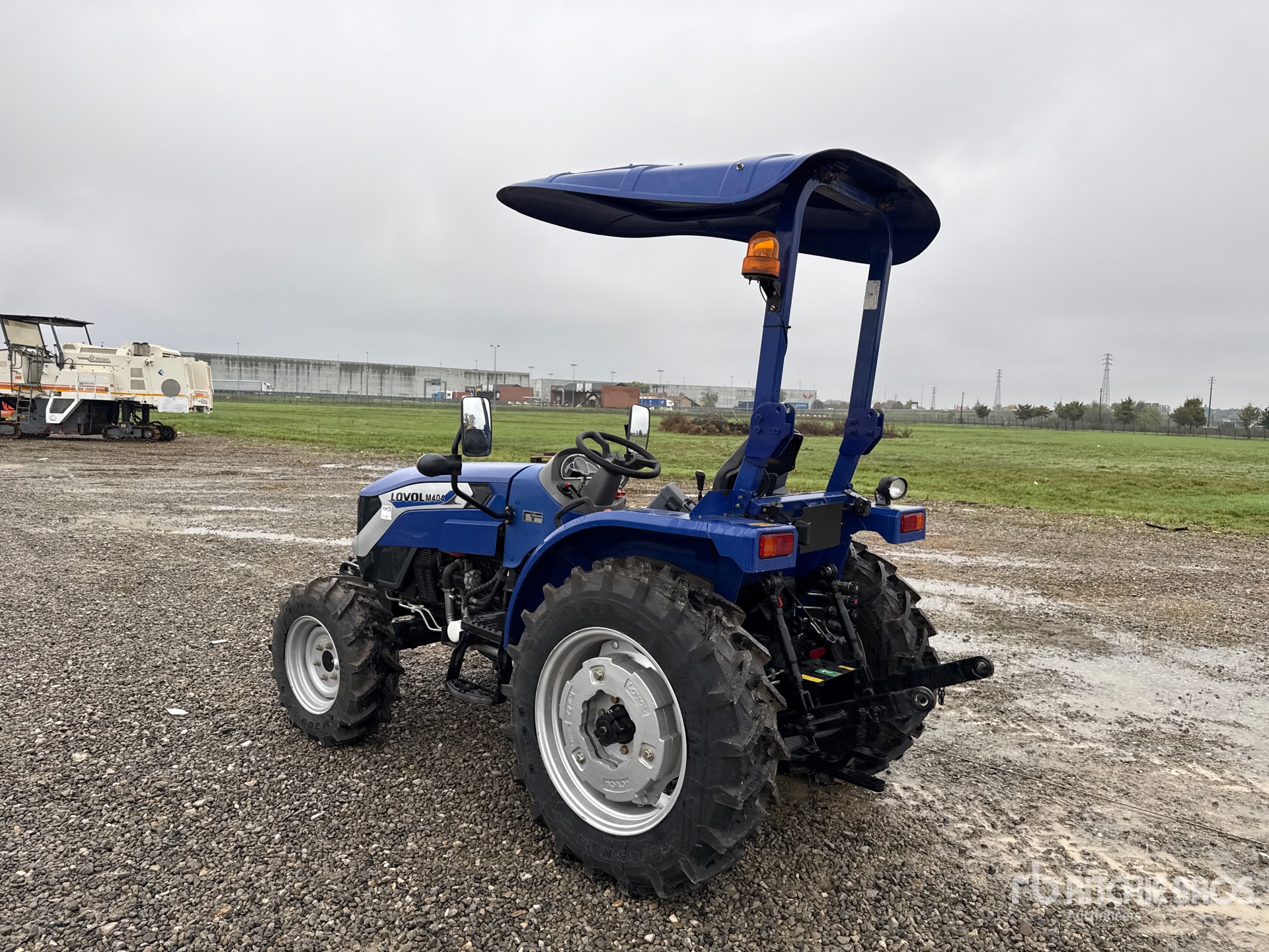 General Appearance with Picture, Left Rear Corner