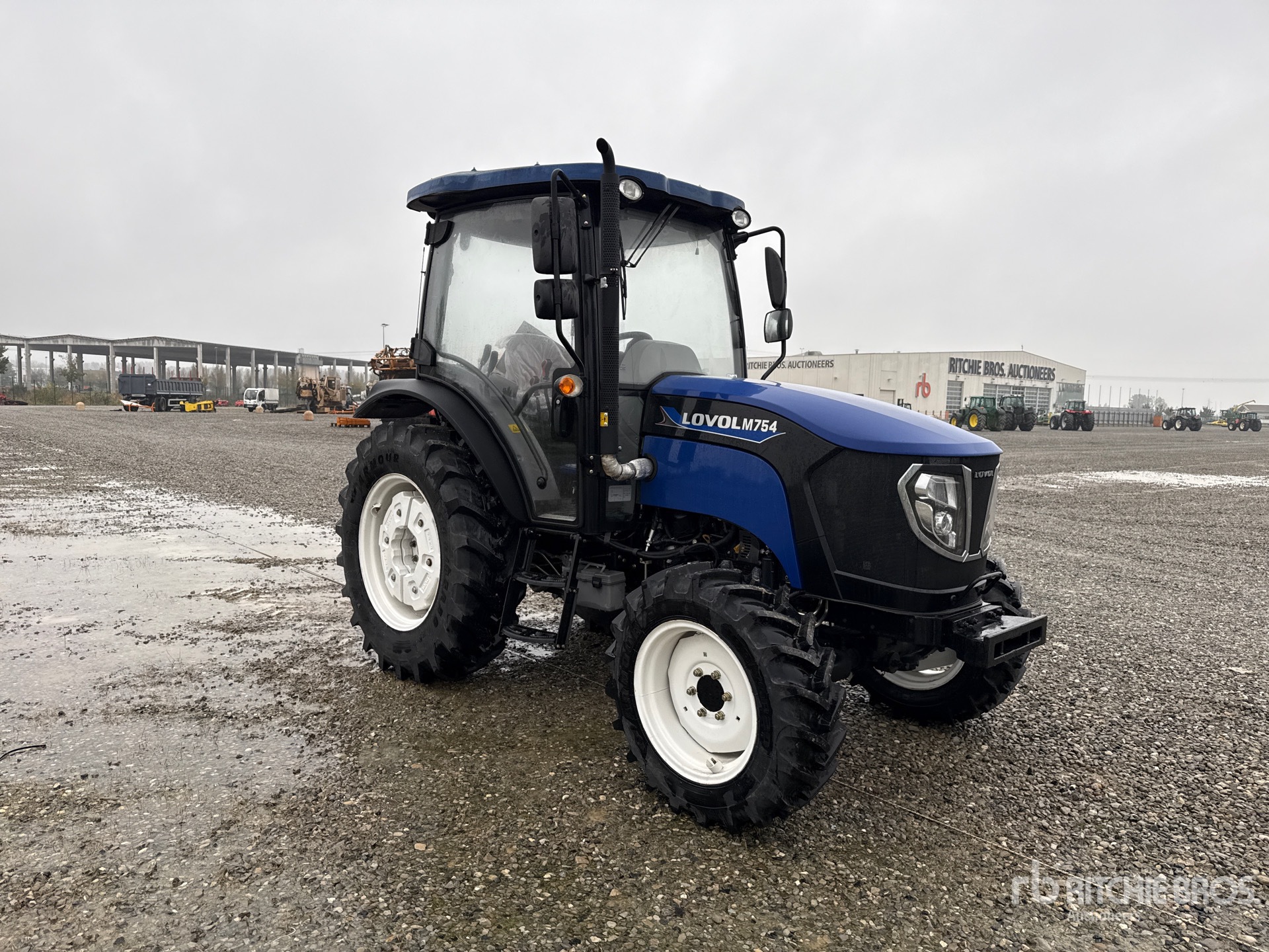 General Appearance with Picture, Right Front Corner