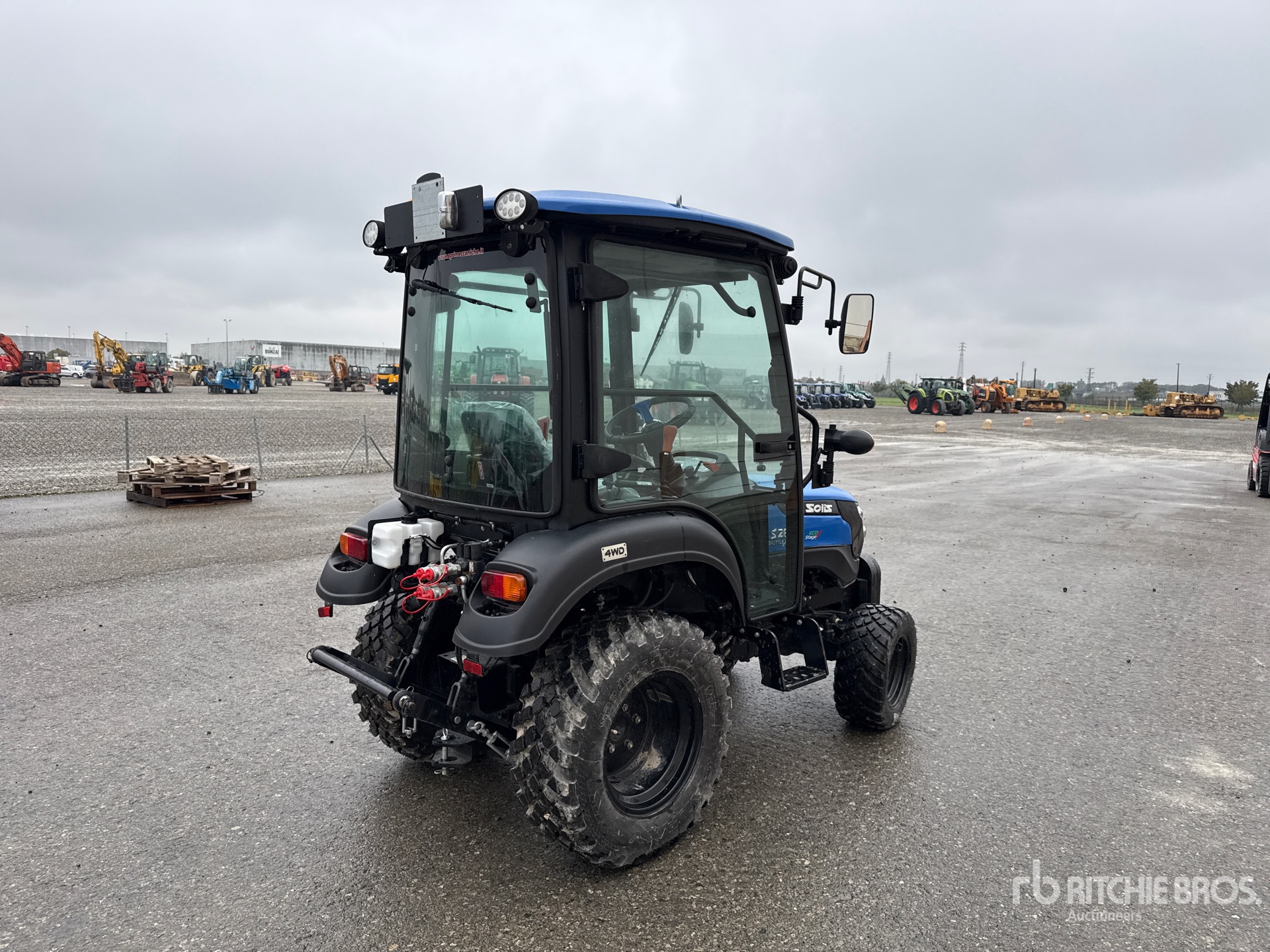 General Appearance with Picture, Right Rear Corner