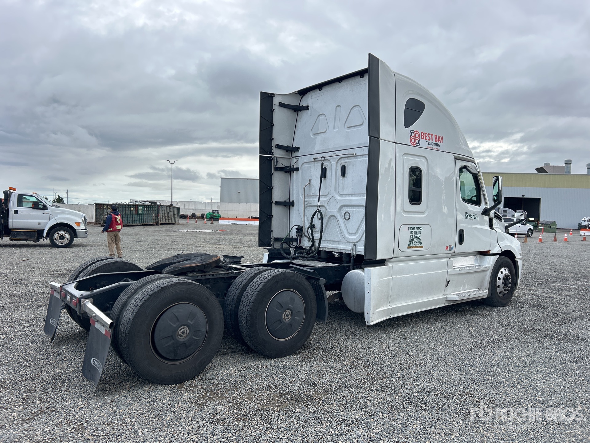 General Appearance with Picture, Right Rear Corner