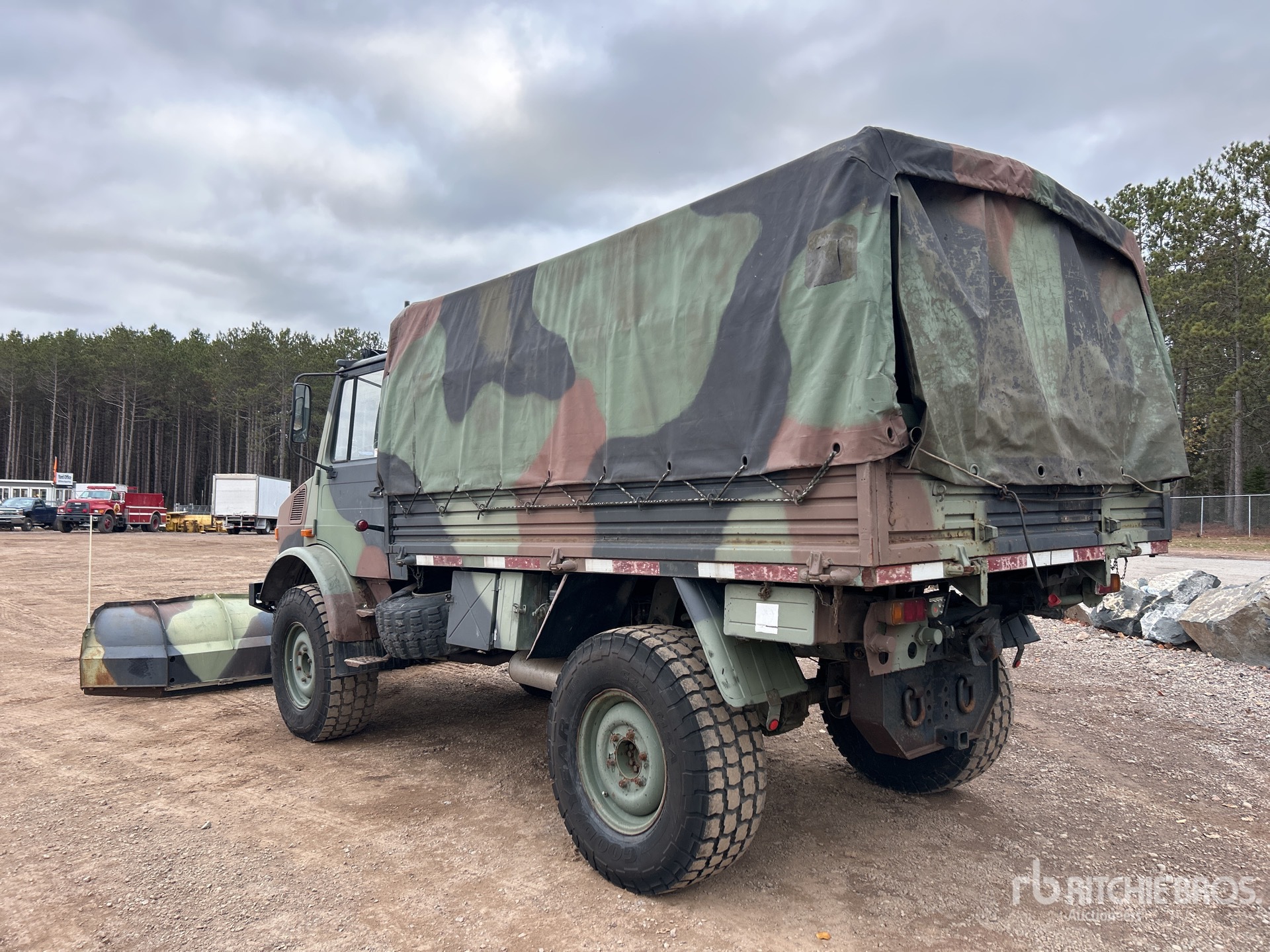 General Appearance with Picture, Left Rear Corner