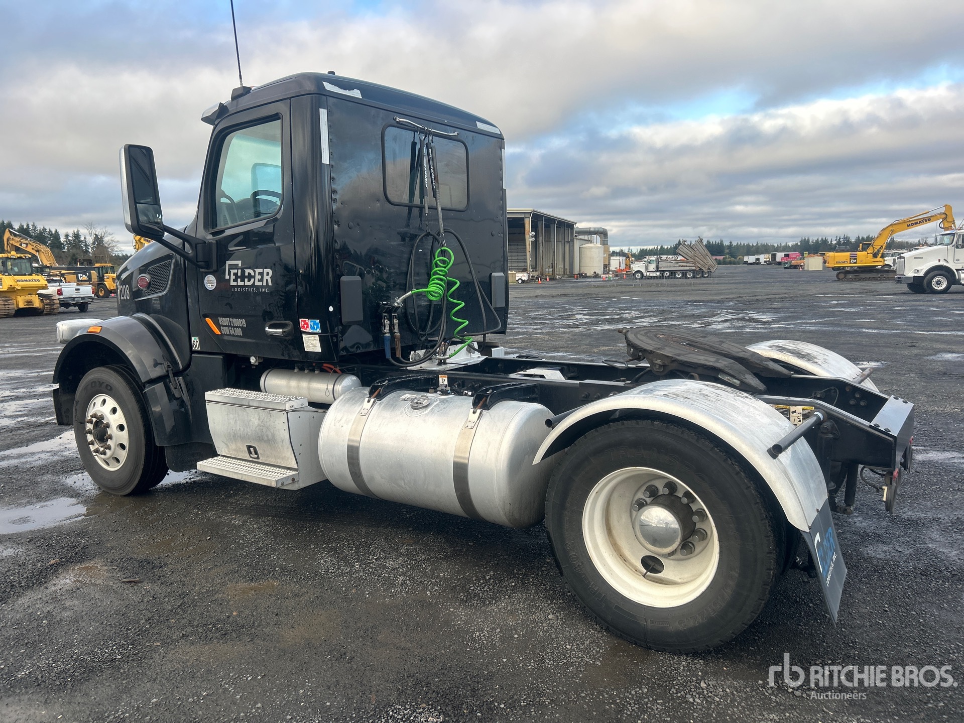 General Appearance with Foto, angolo posteriore sinistro