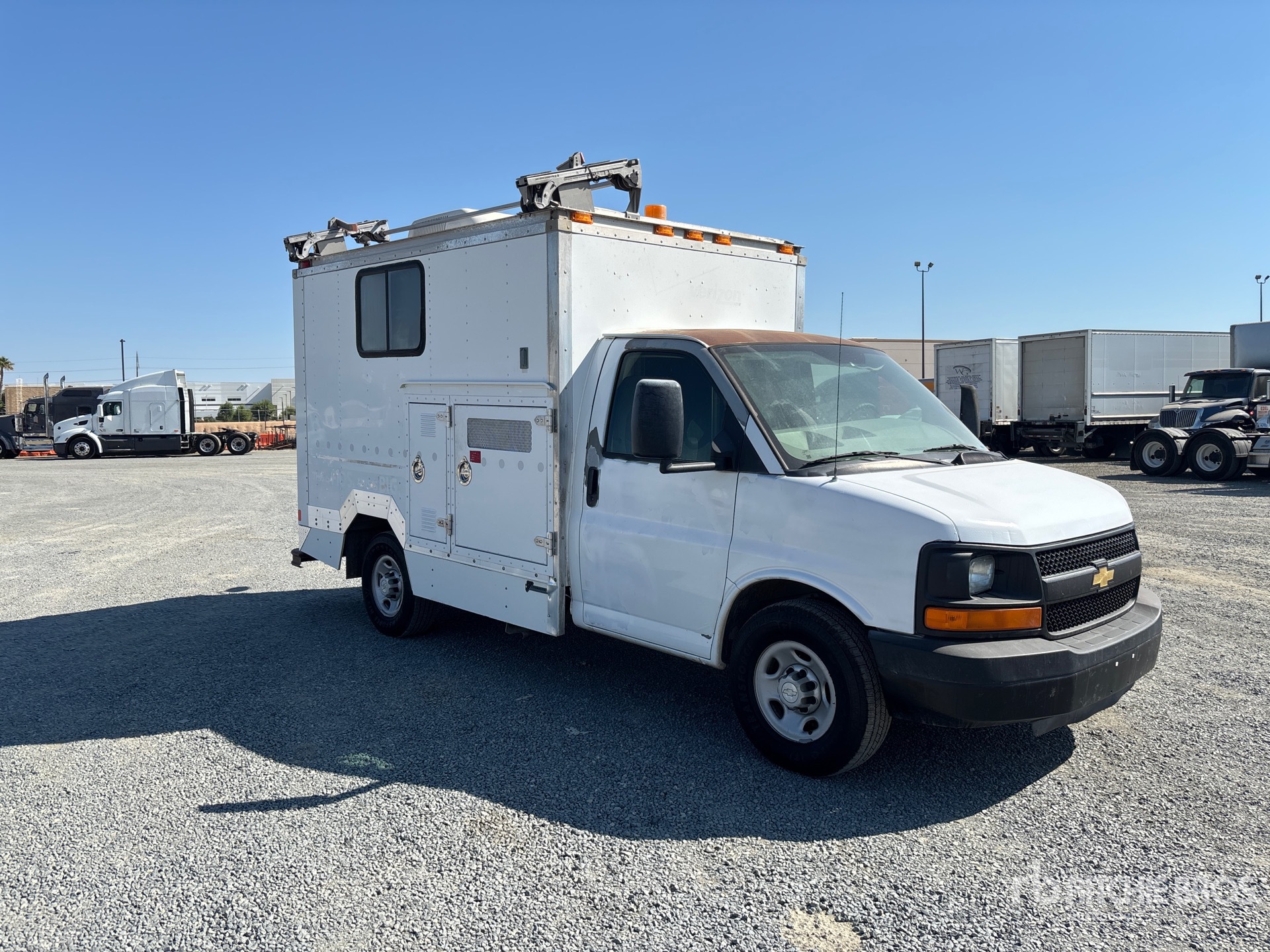 General Appearance with Picture, Right Front Corner