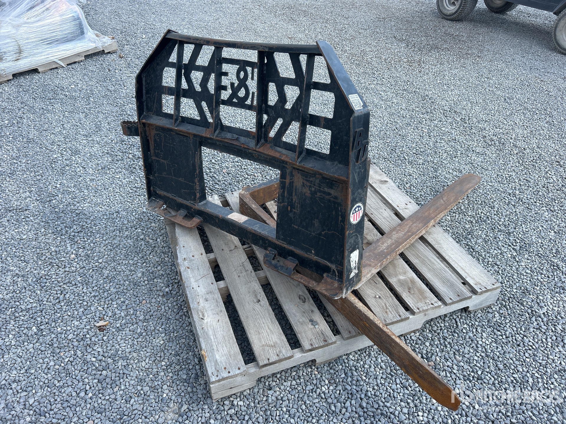 General Appearance with Picture, Right Rear Corner