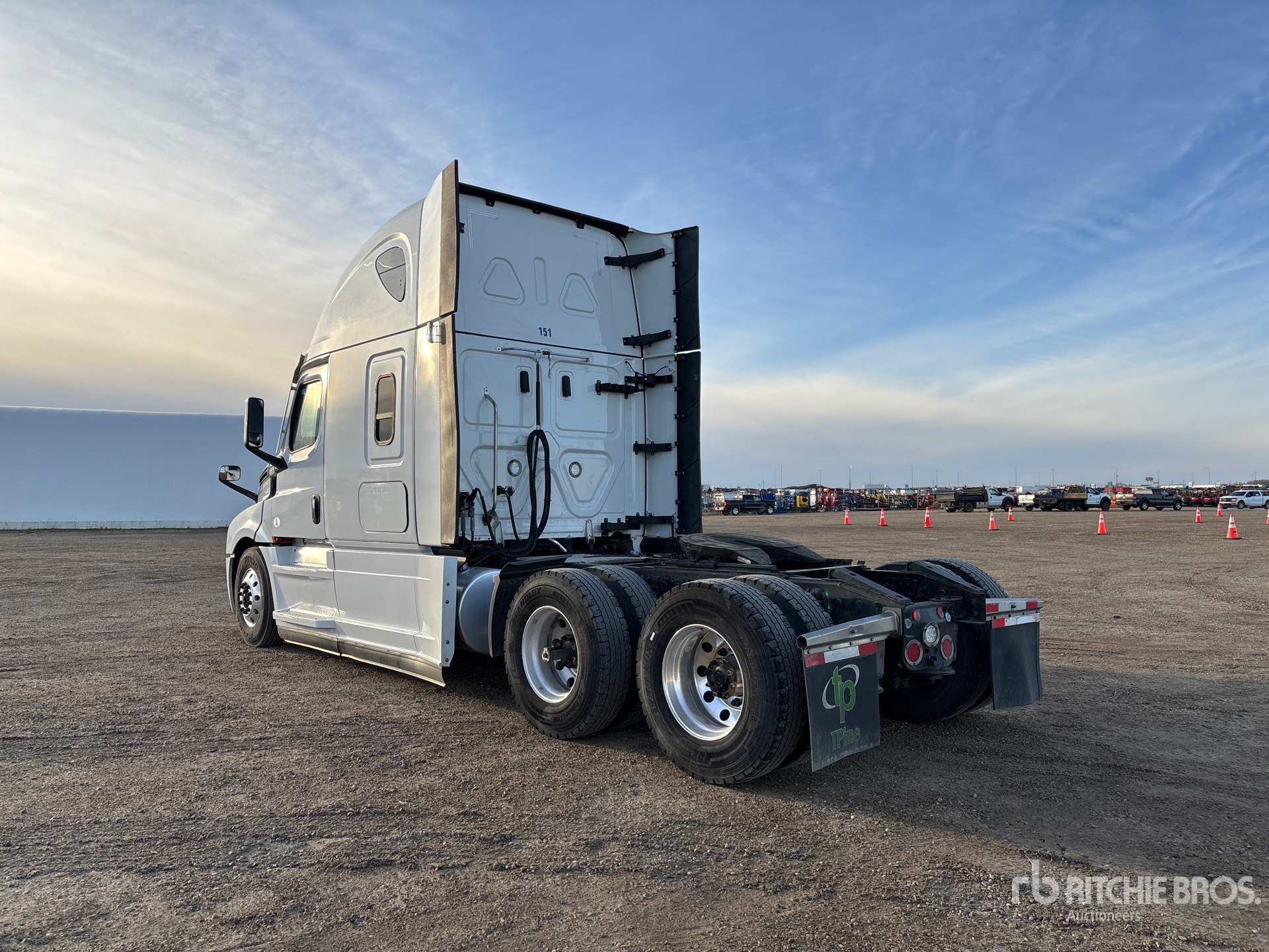 Aspect général with Image, coin arrière gauche