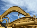 Hydraulics with Apron Lift Cylinders