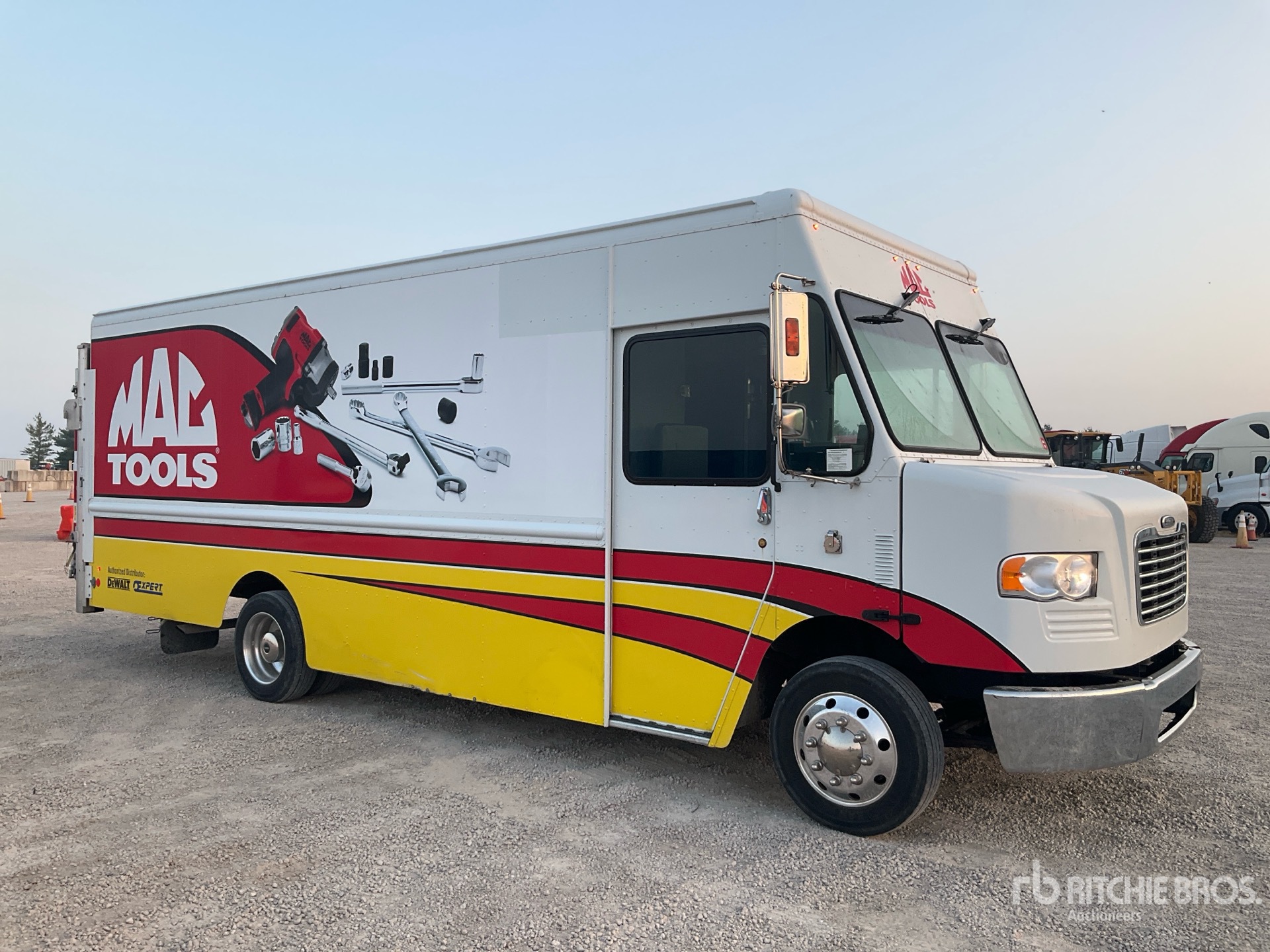 2023 Freightliner MT45