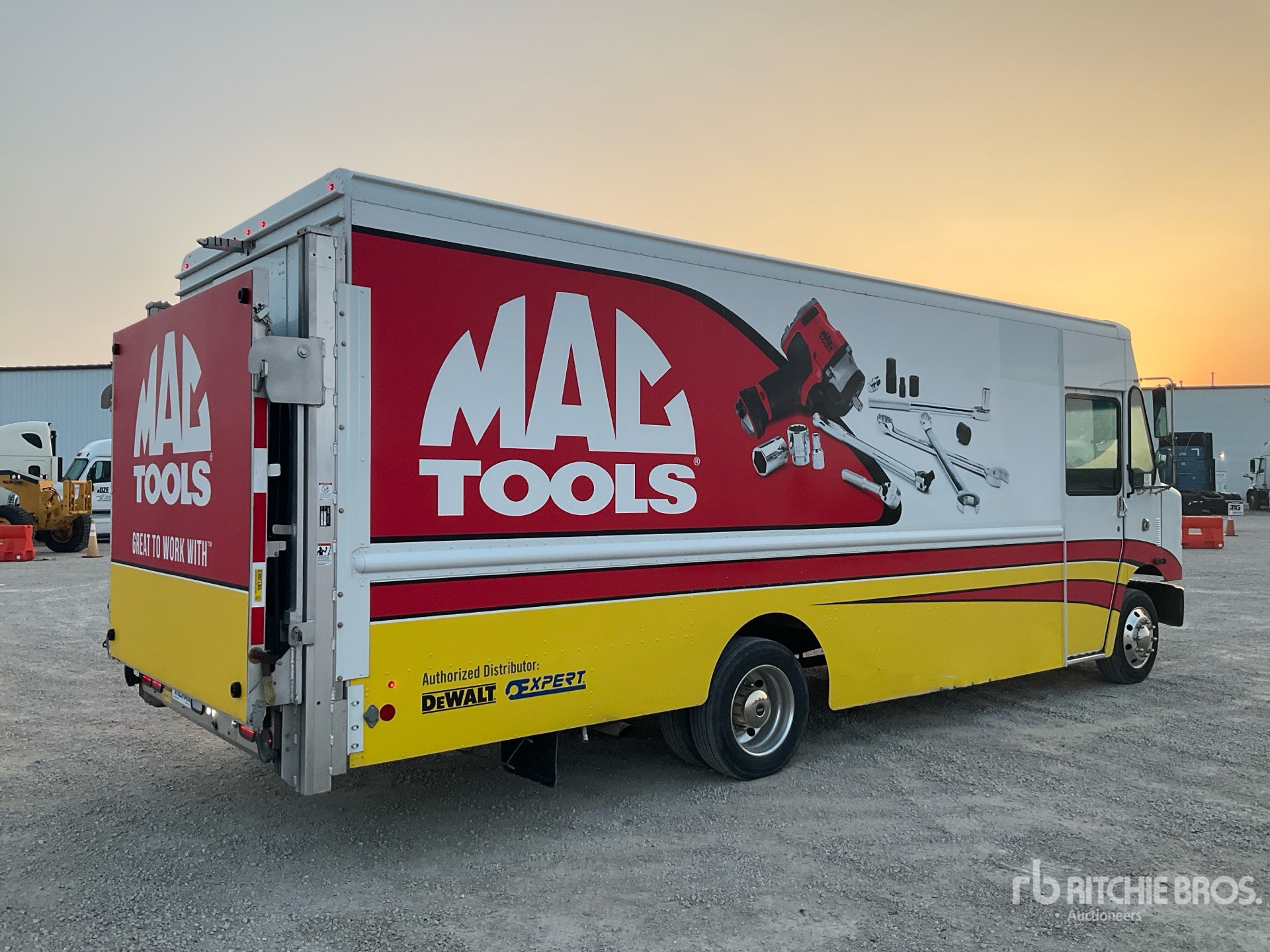 2023 Freightliner MT45