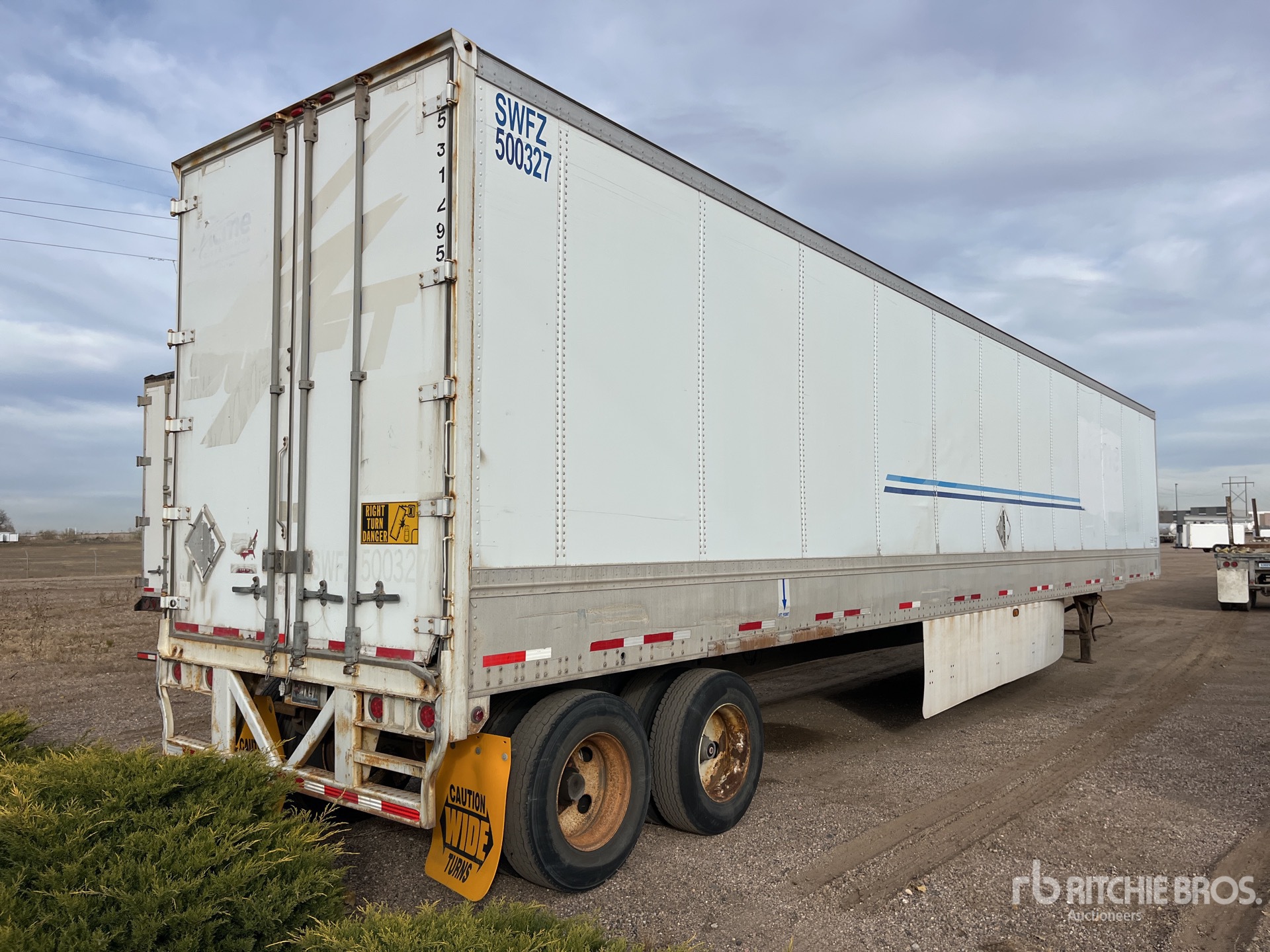 Aspect général with Image, coin arrière droit