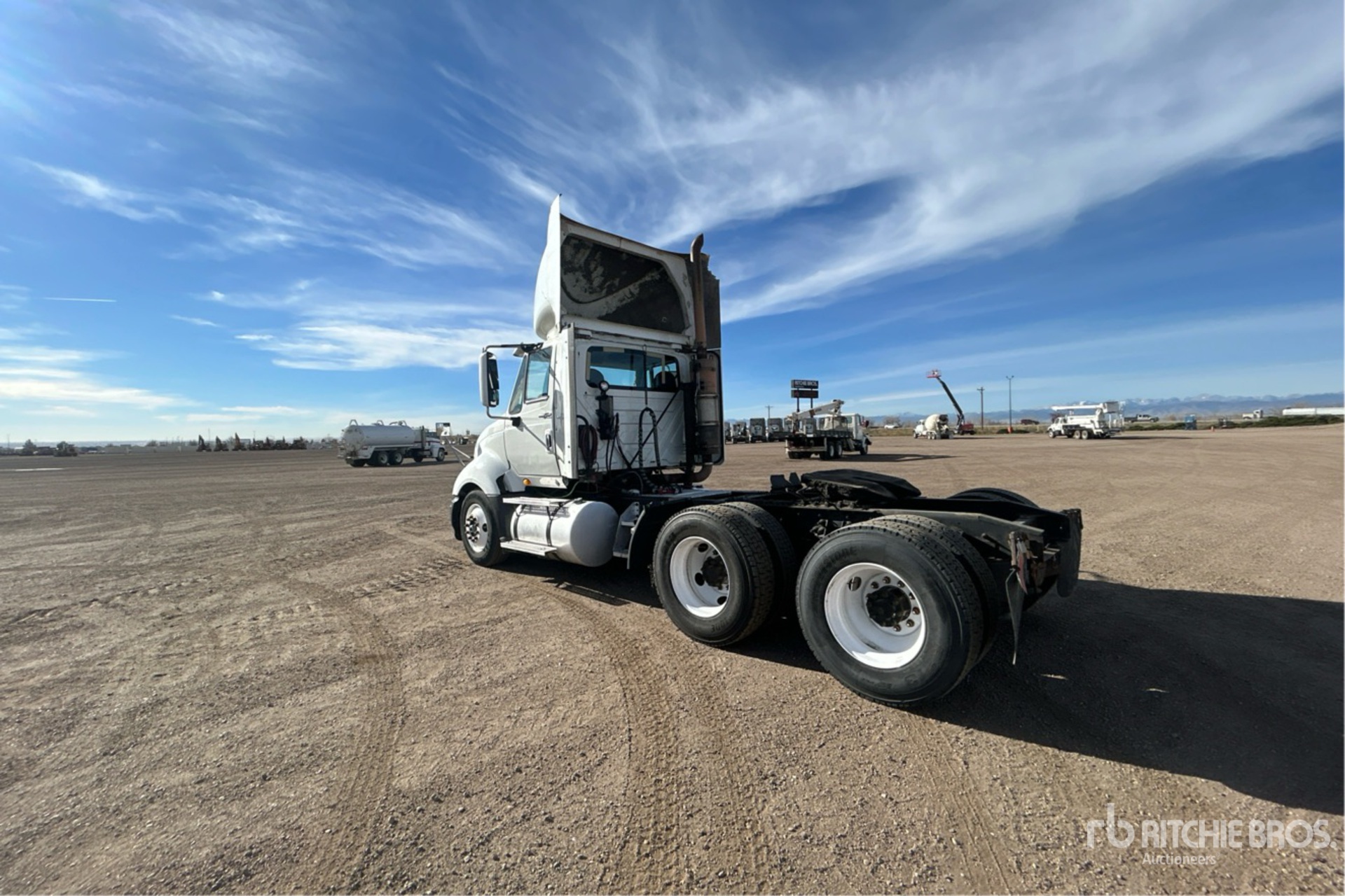 General Appearance with Bild, Ecke hinten links